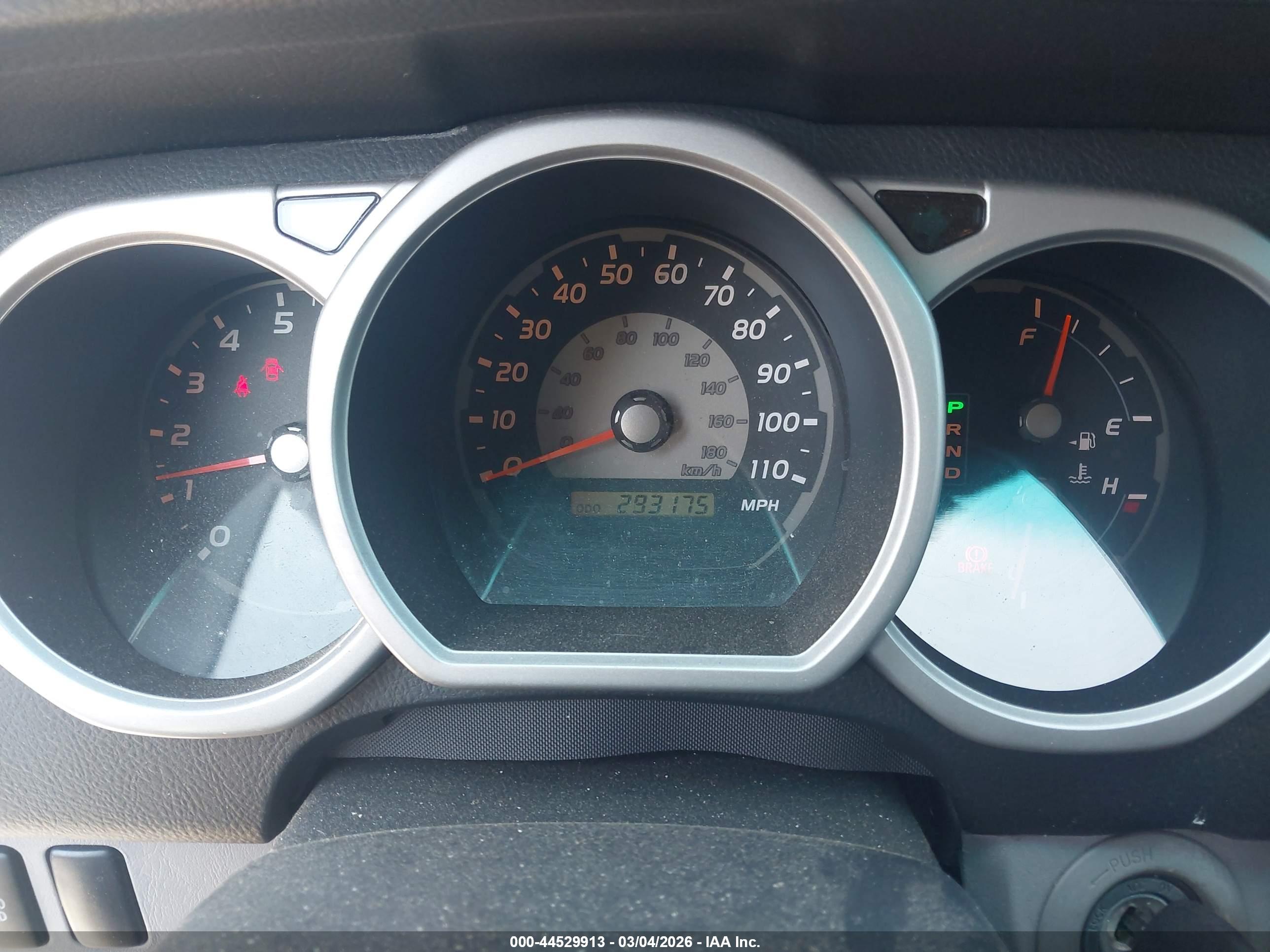TOYOTA 4RUNNER image 7