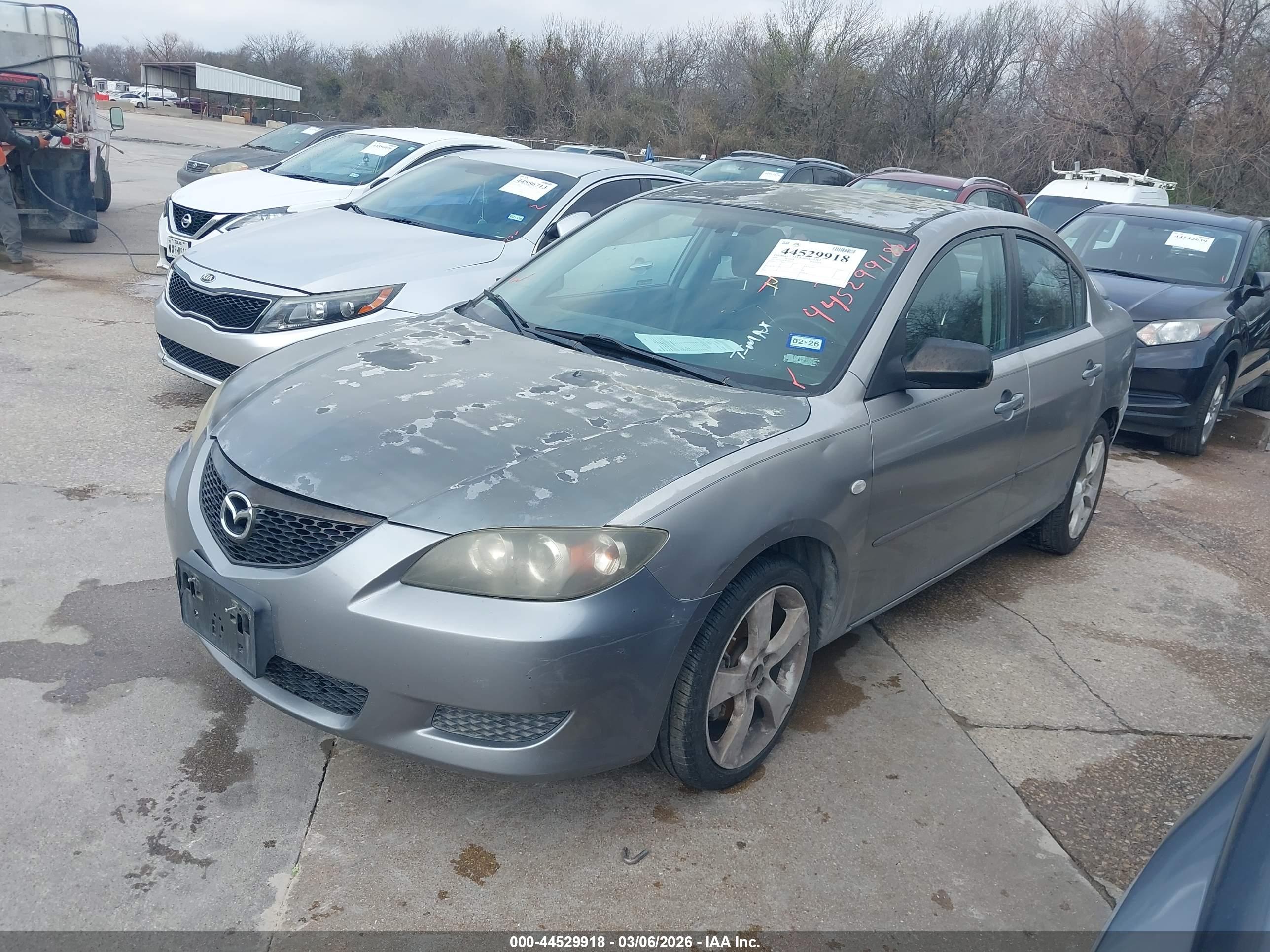 MAZDA MAZDA3 image 2
