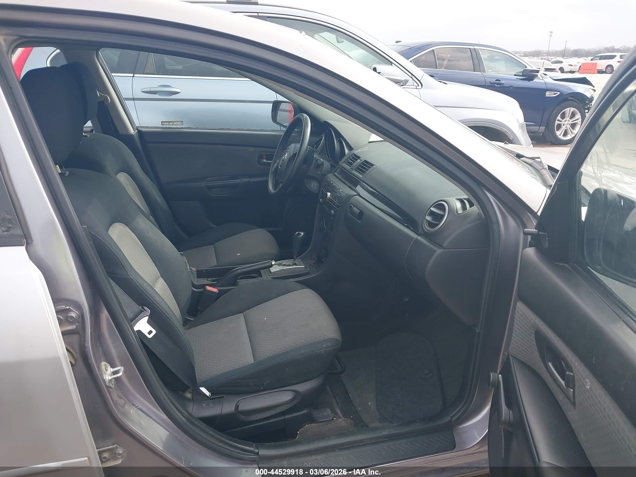 MAZDA MAZDA3 image 5