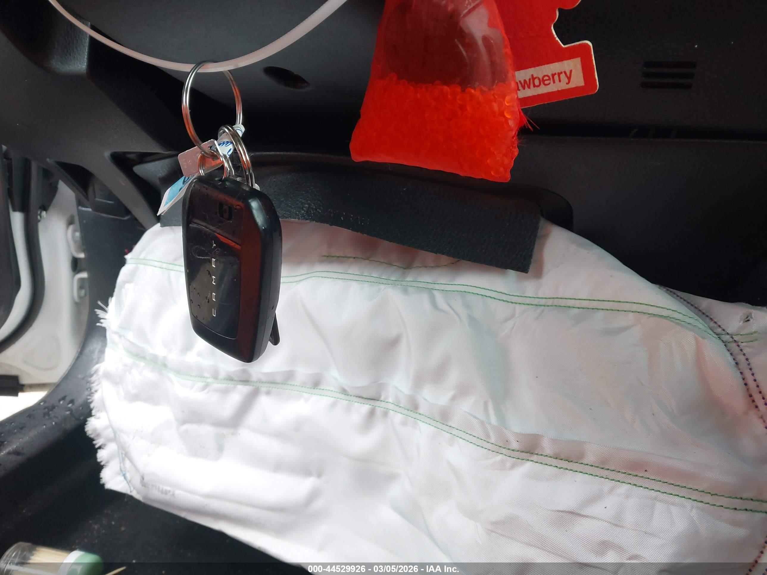 TOYOTA CAMRY image 11