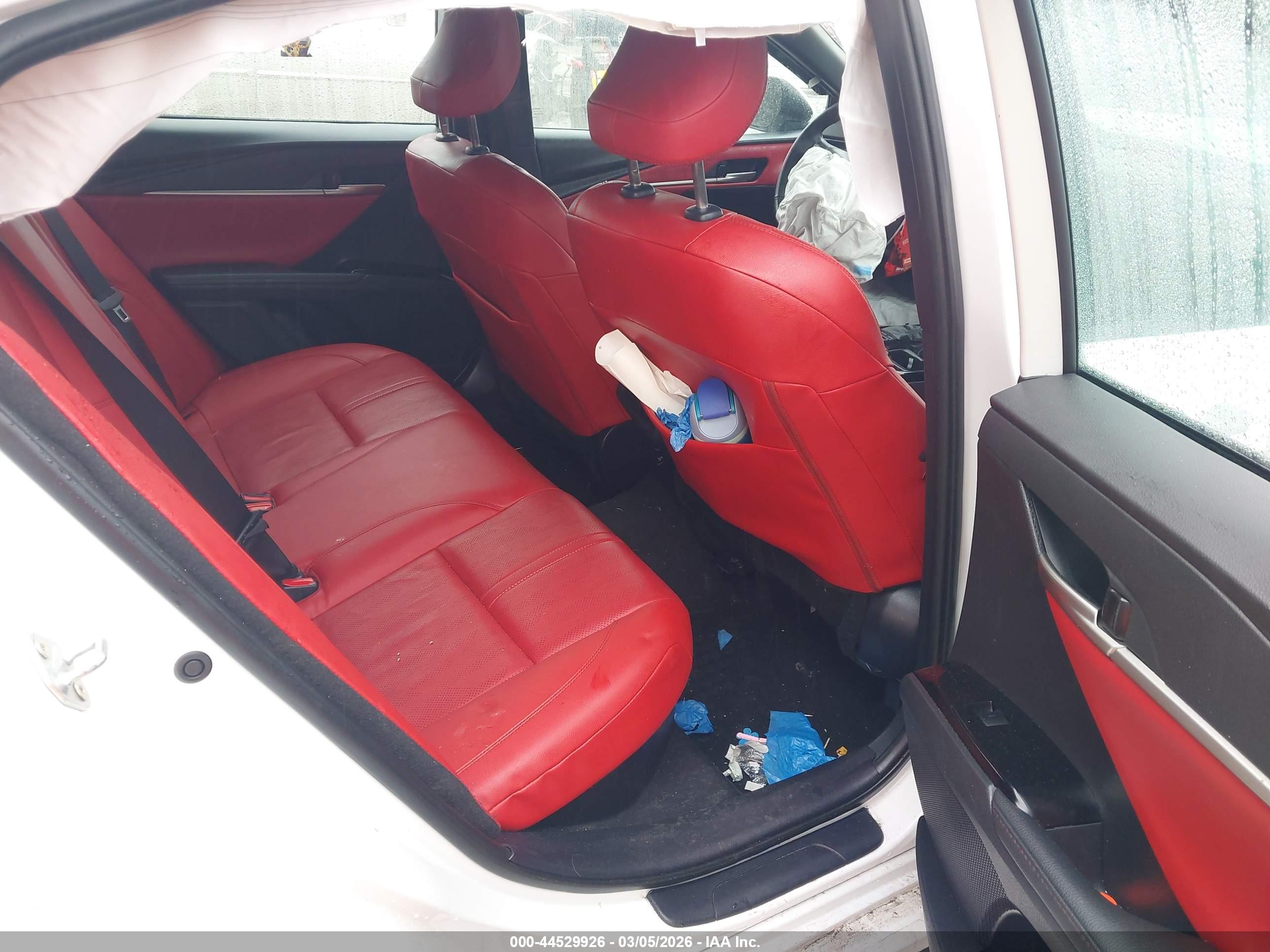 TOYOTA CAMRY image 8