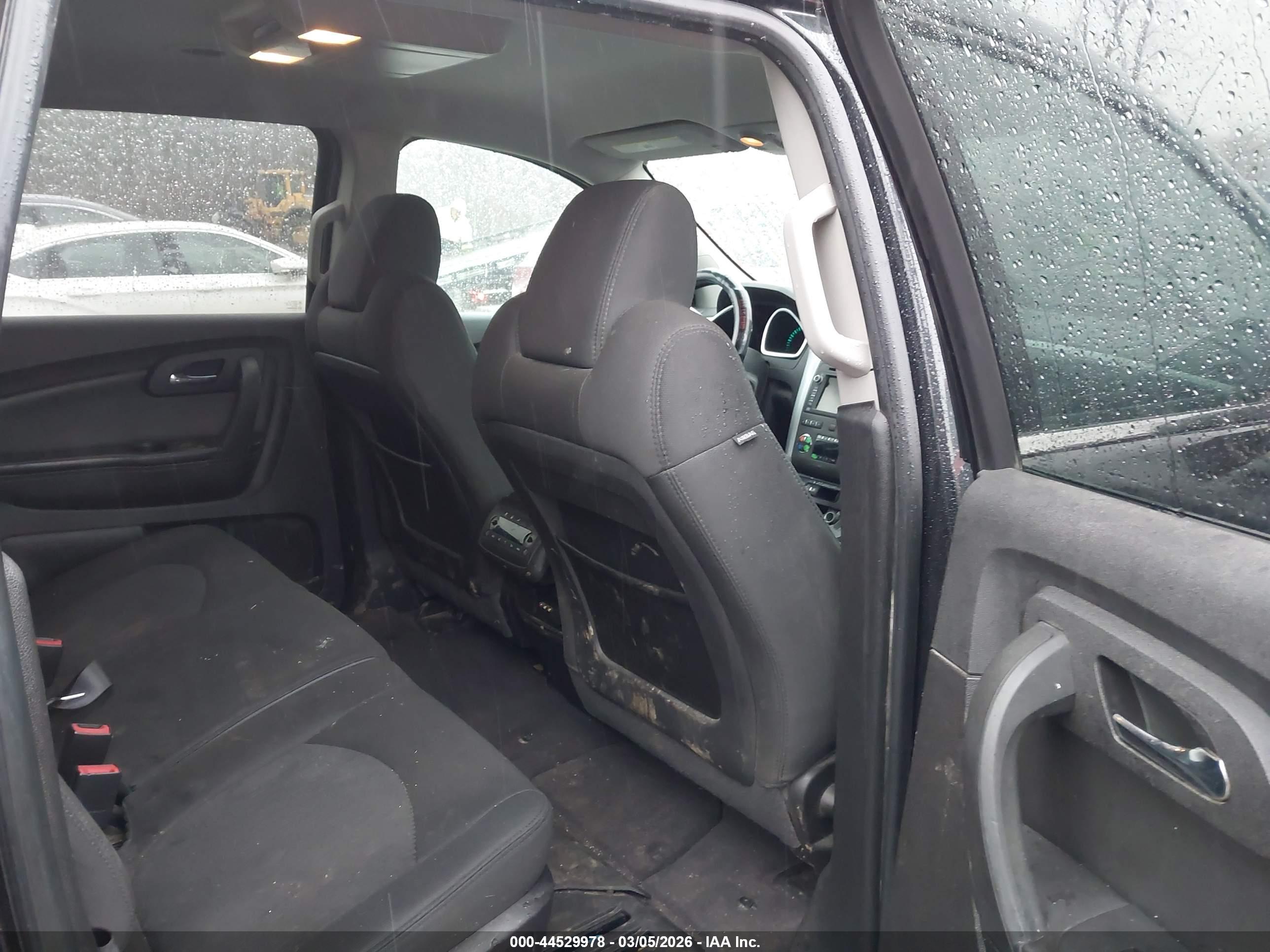 CHEVROLET TRAVERSE image 8