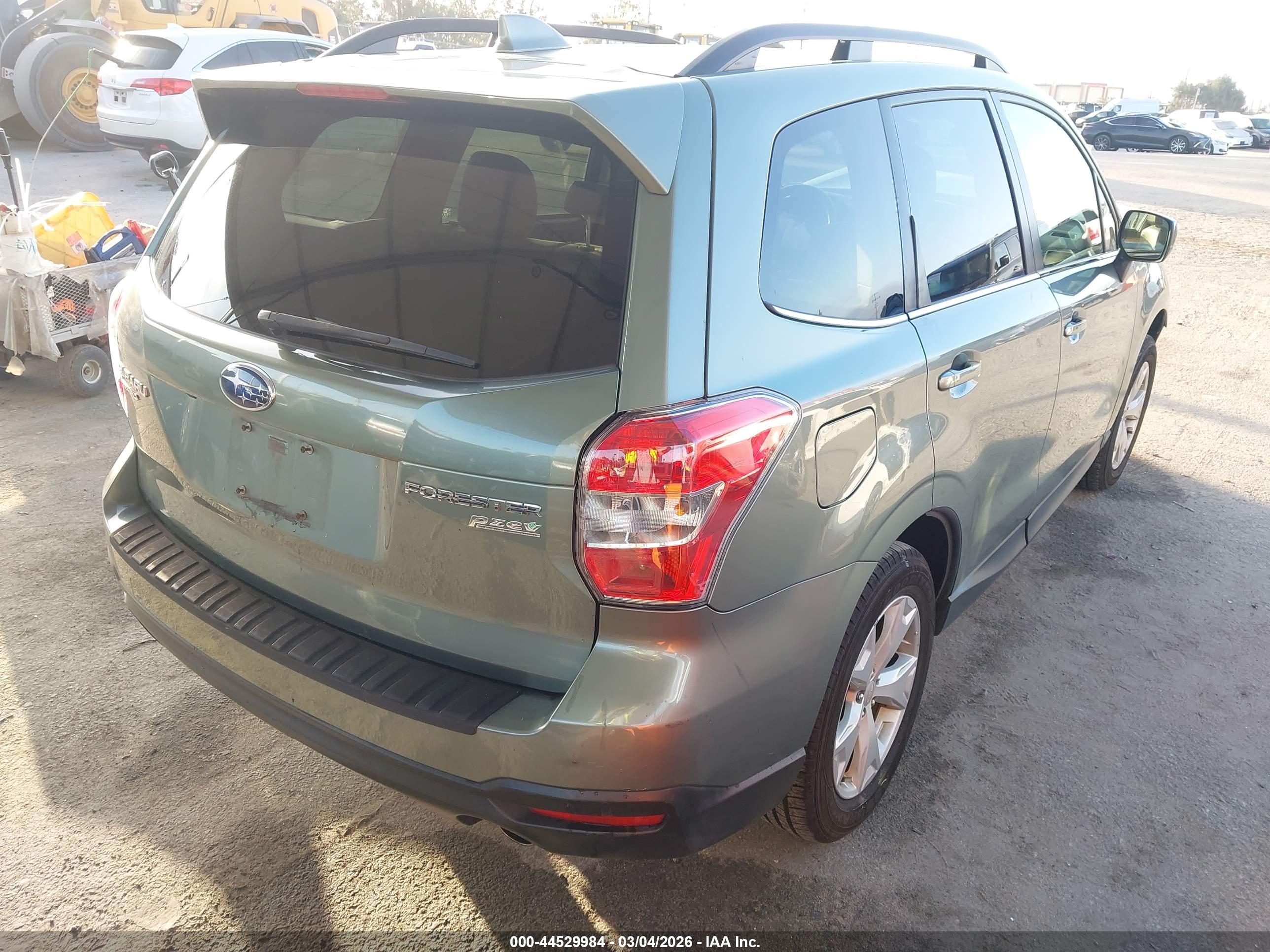 SUBARU FORESTER image 4