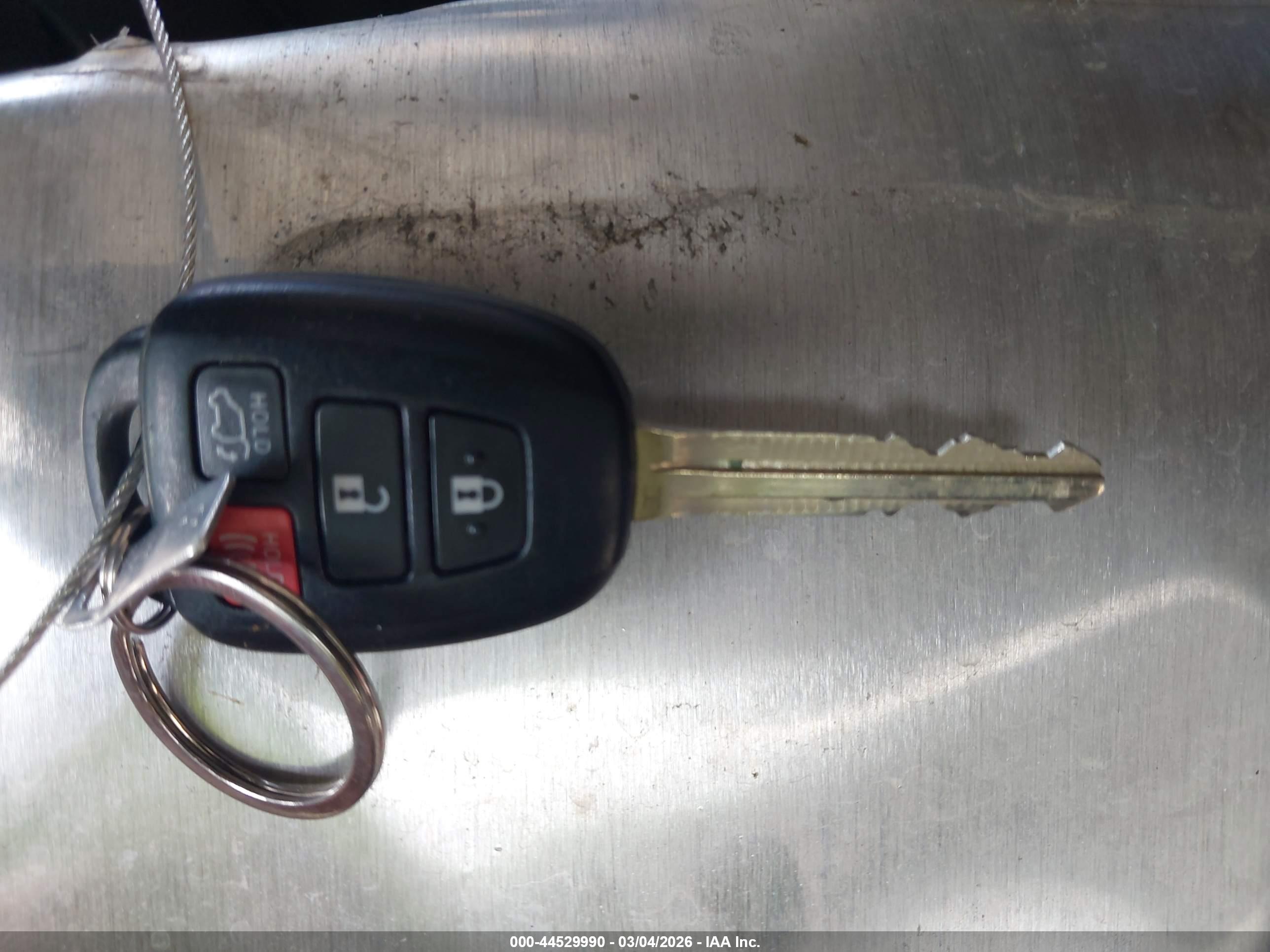 TOYOTA RAV4 image 11