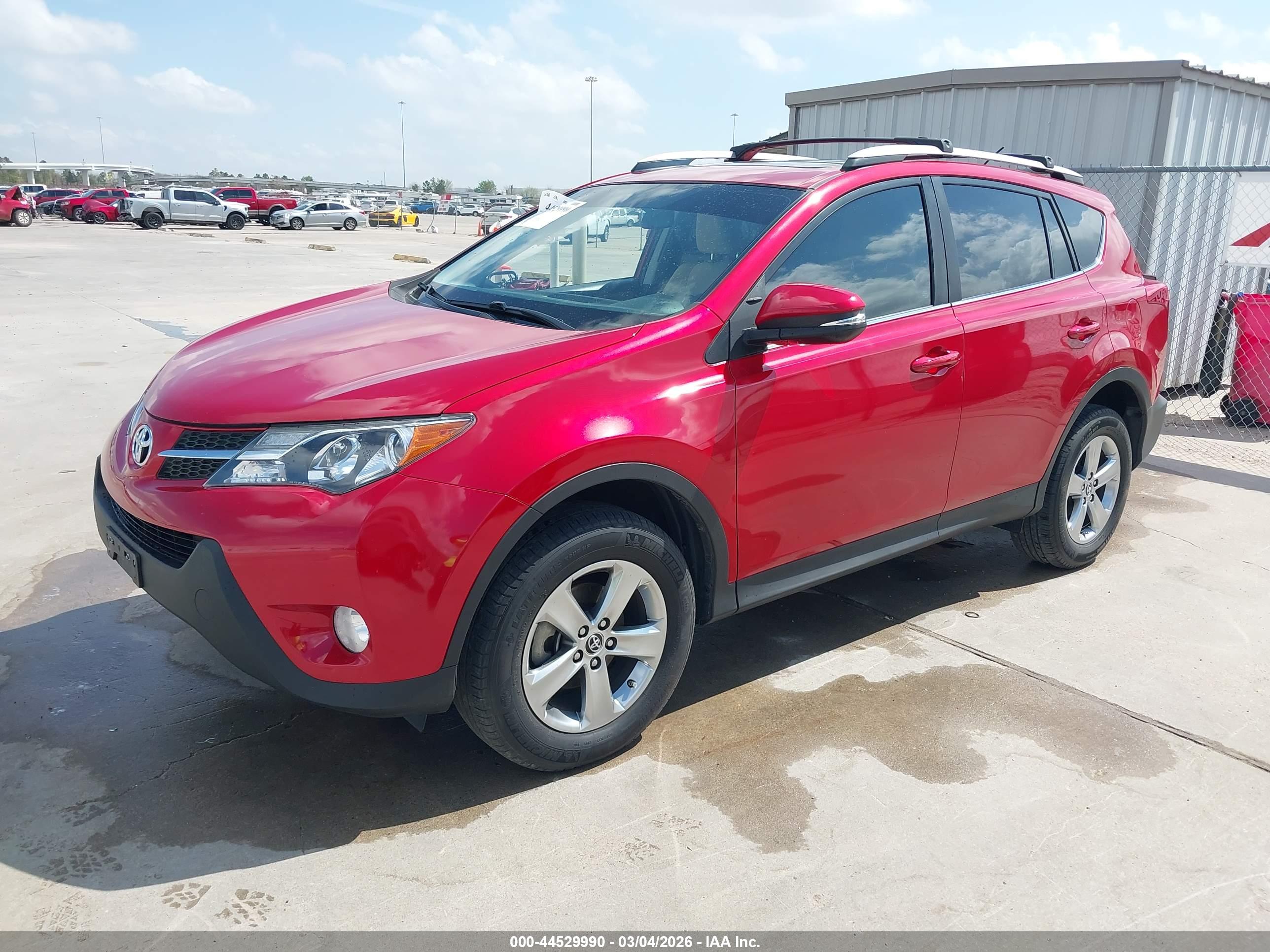 TOYOTA RAV4 image 2