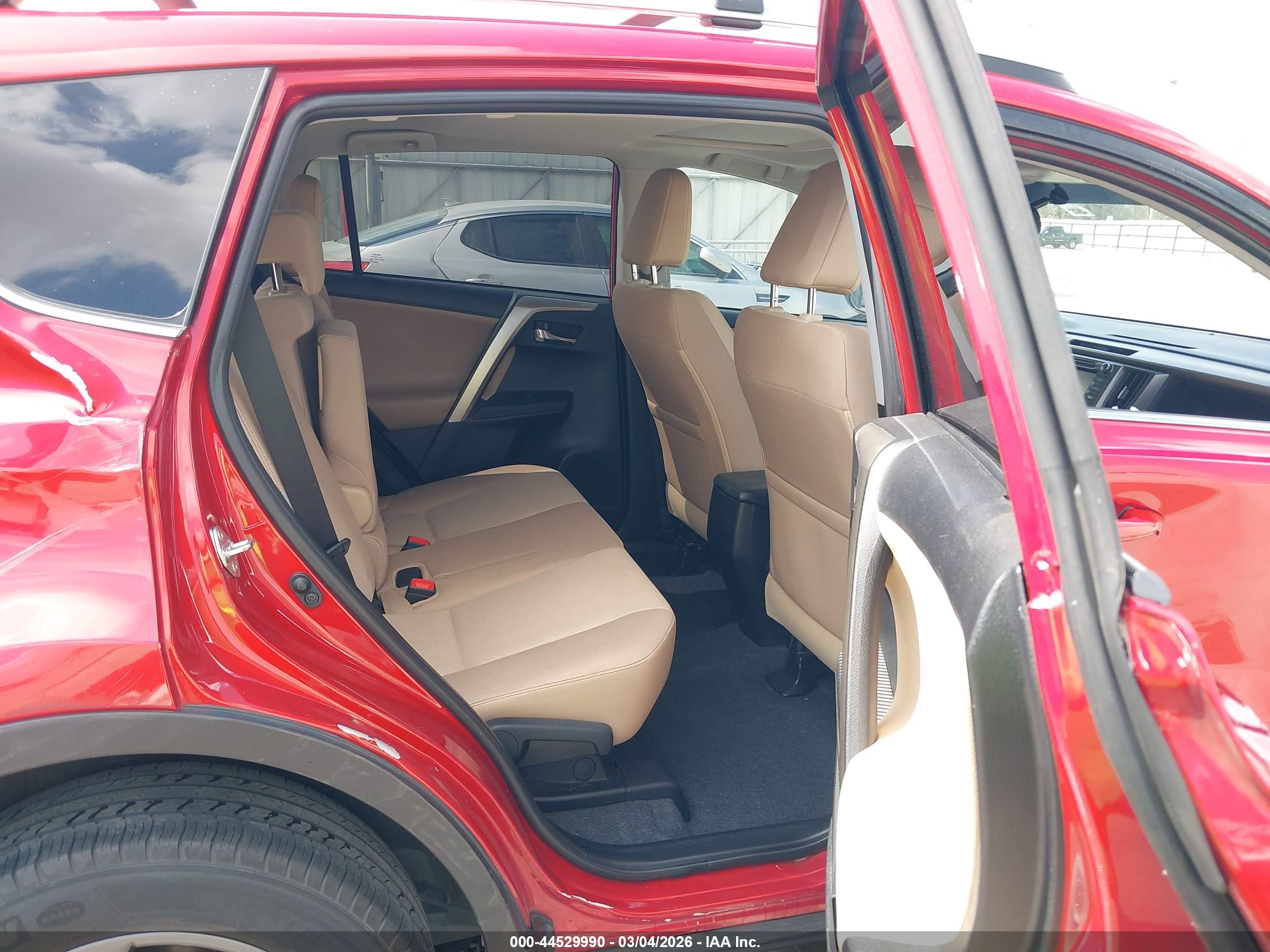 TOYOTA RAV4 image 8