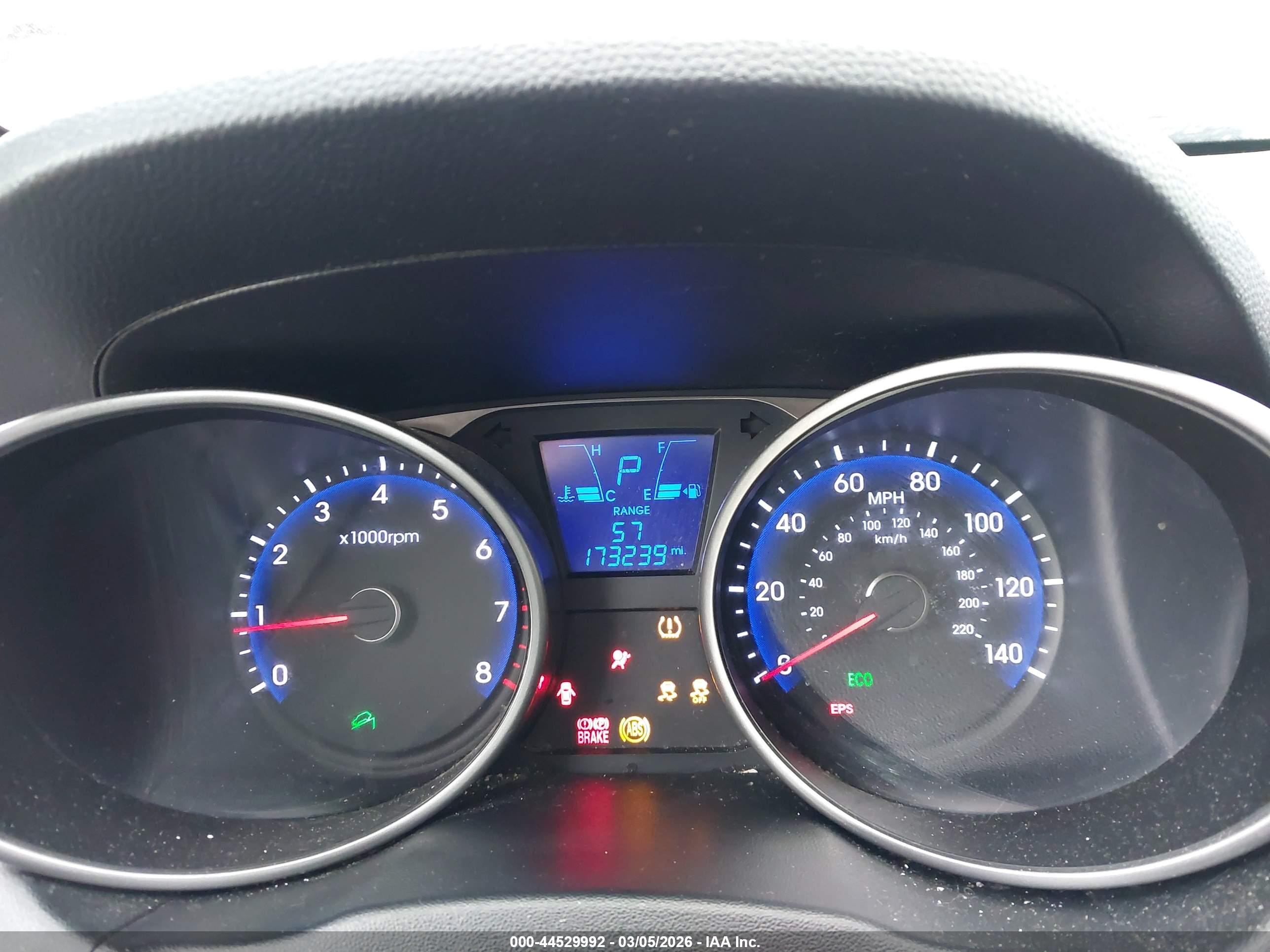 HYUNDAI TUCSON image 7