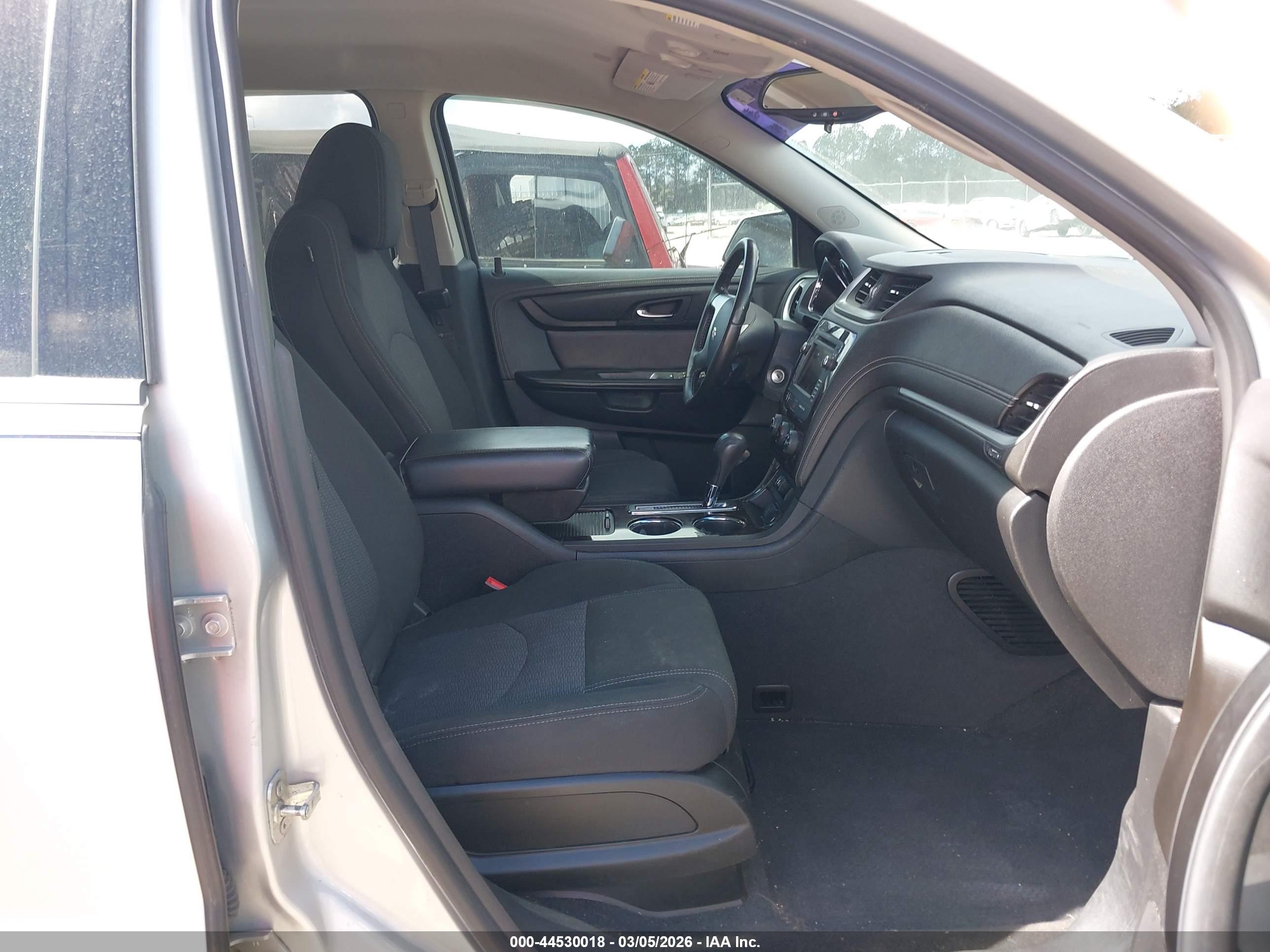 CHEVROLET TRAVERSE image 5