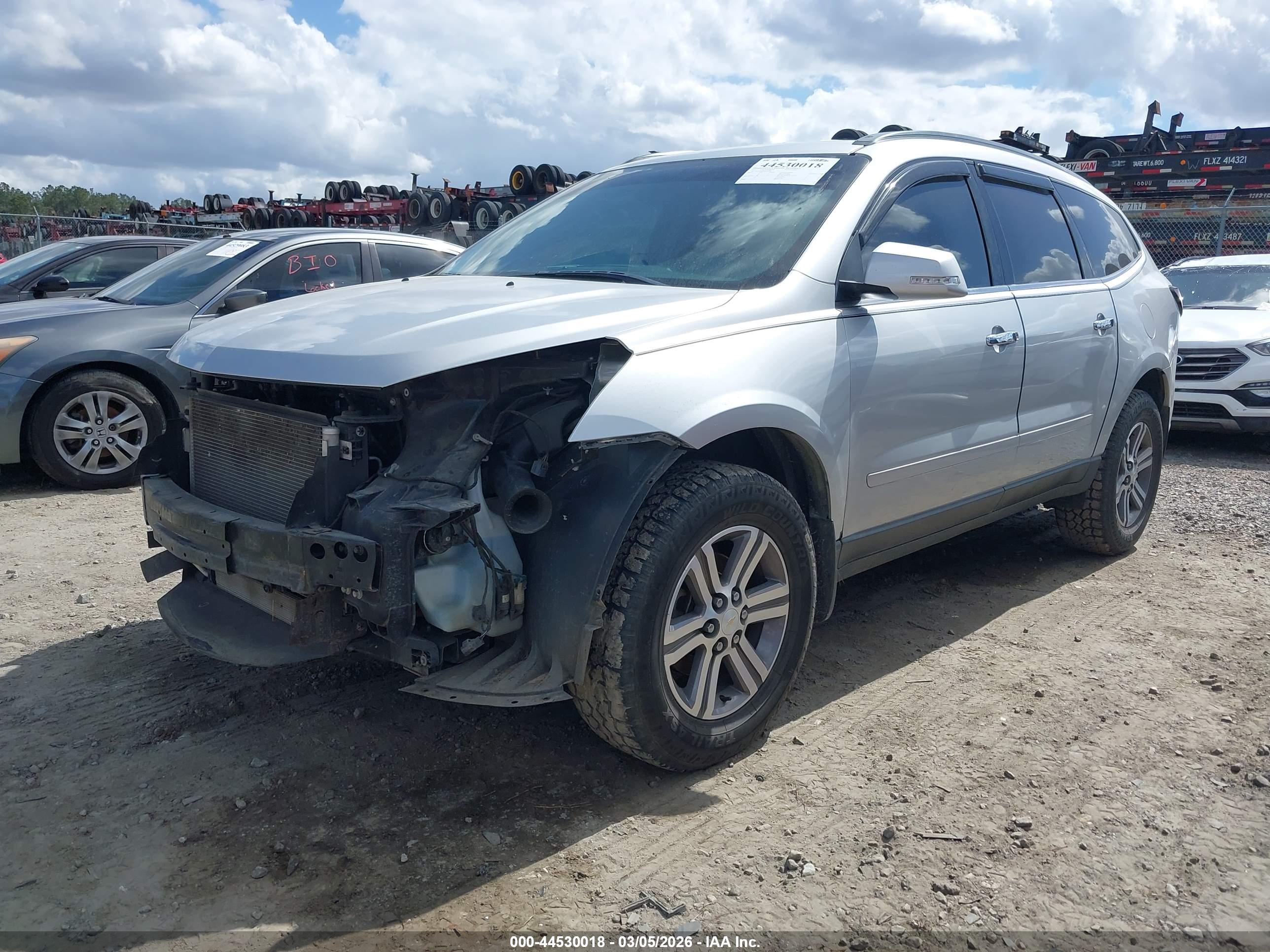 CHEVROLET TRAVERSE image 6