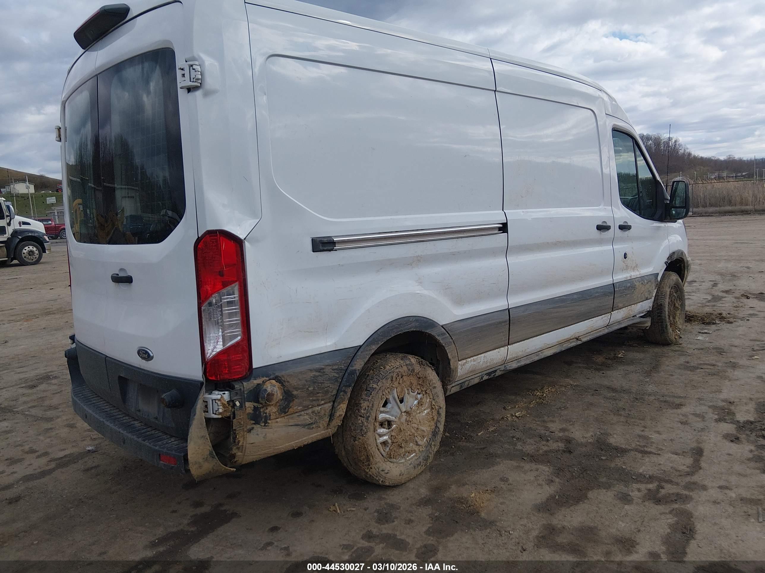 FORD TRANSIT-250 image 4