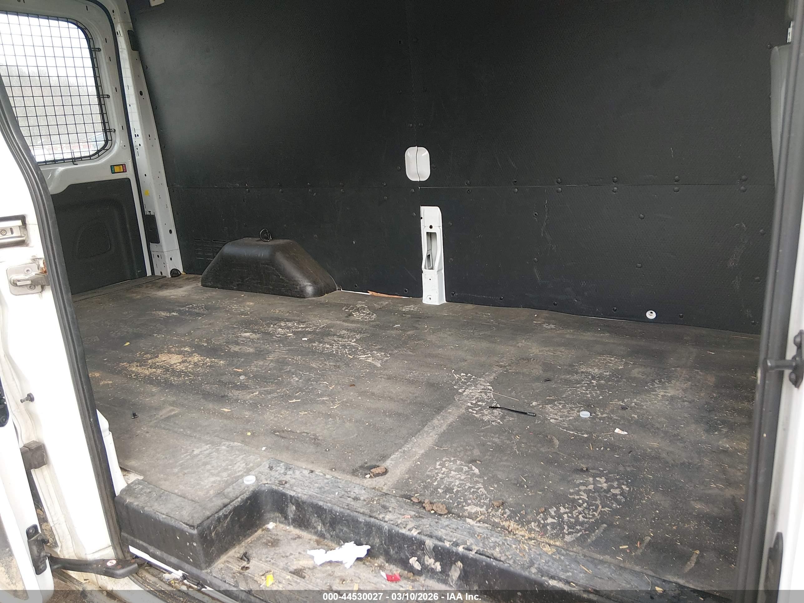 FORD TRANSIT-250 image 8