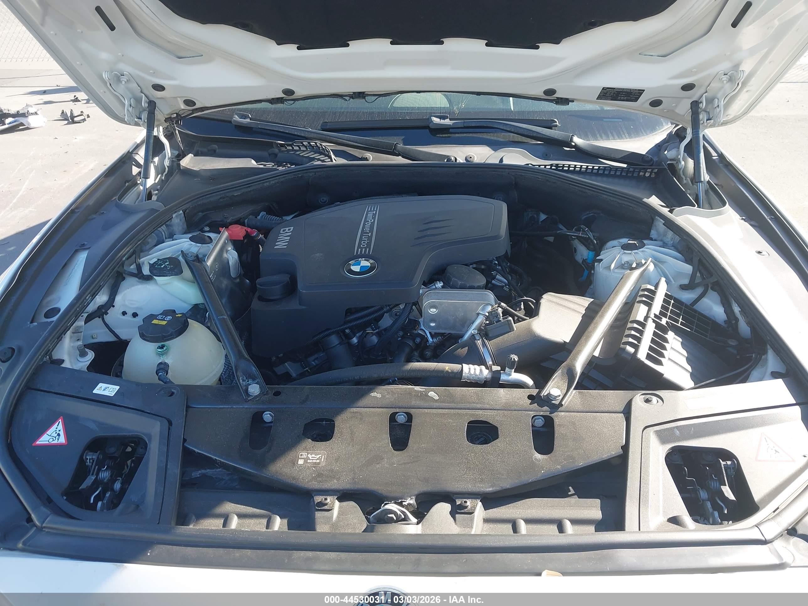 BMW 528I image 10