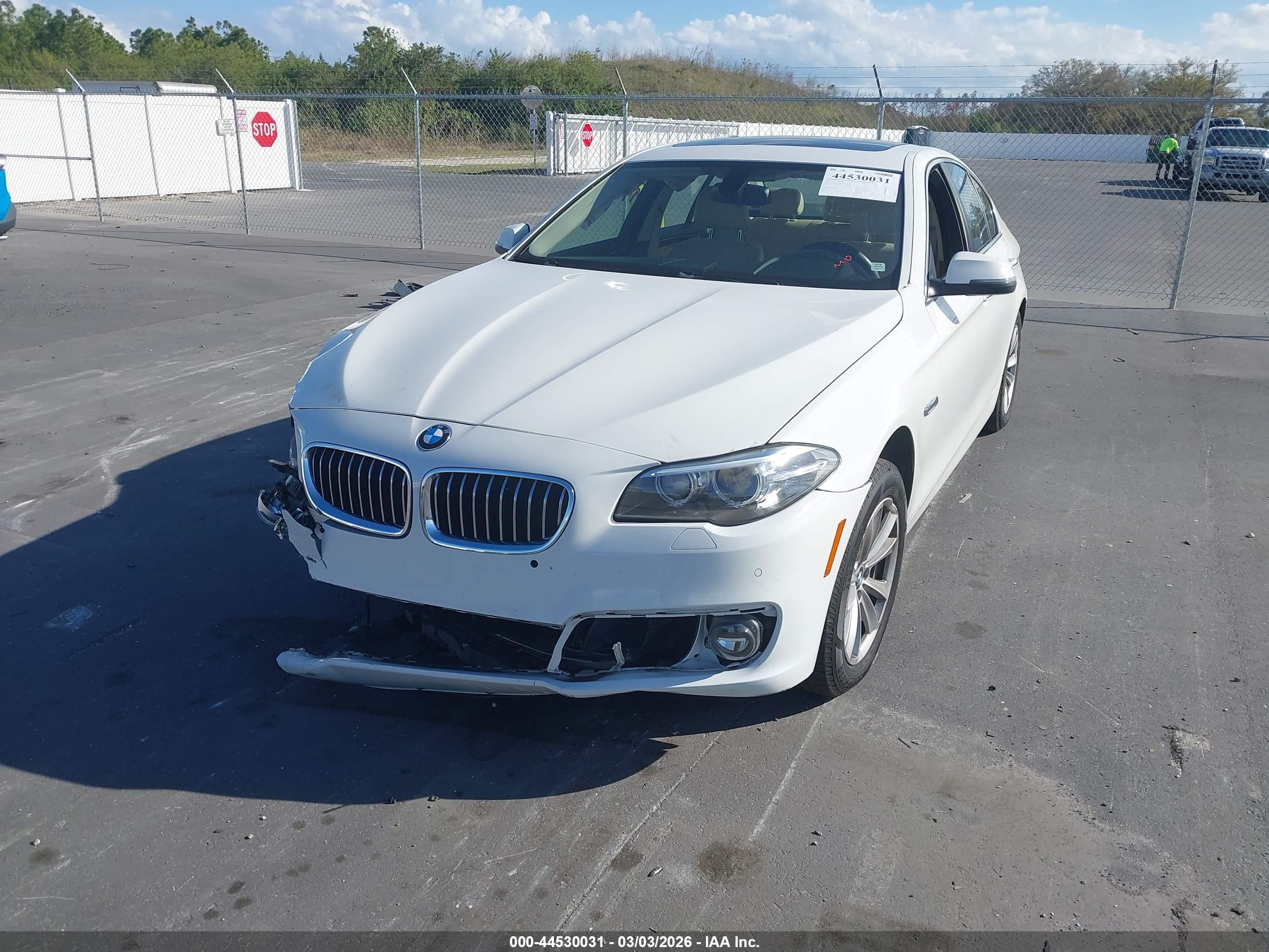 BMW 528I image 2