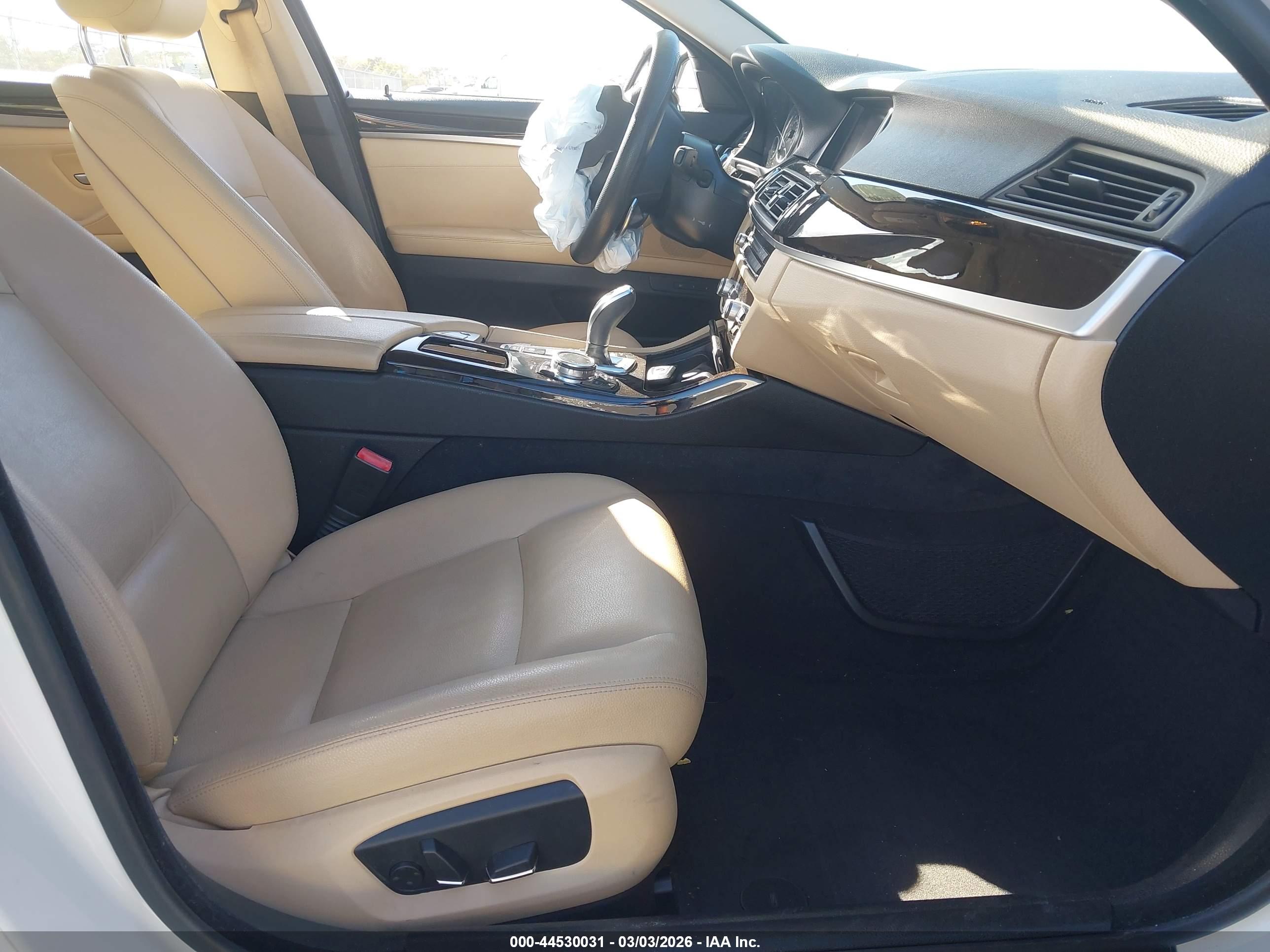 BMW 528I image 5