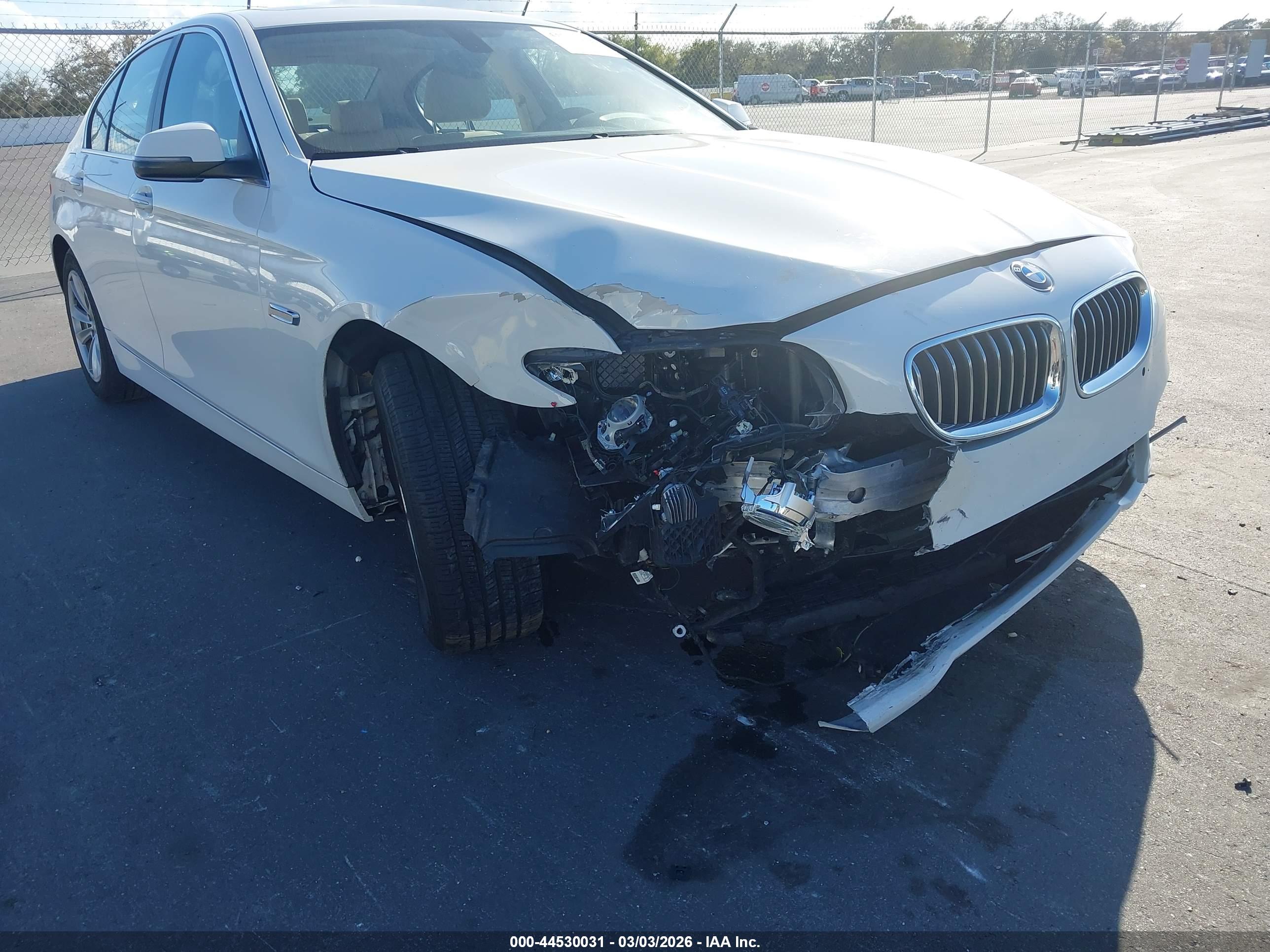 BMW 528I image 6