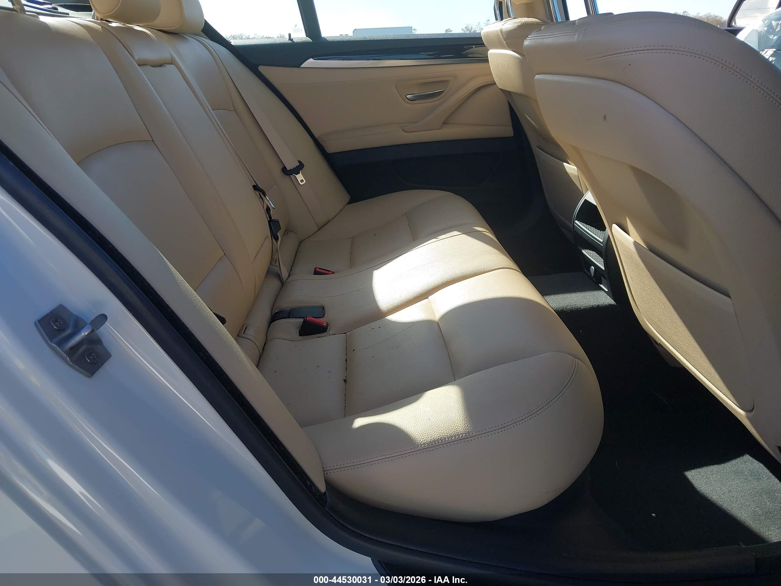 BMW 528I image 8