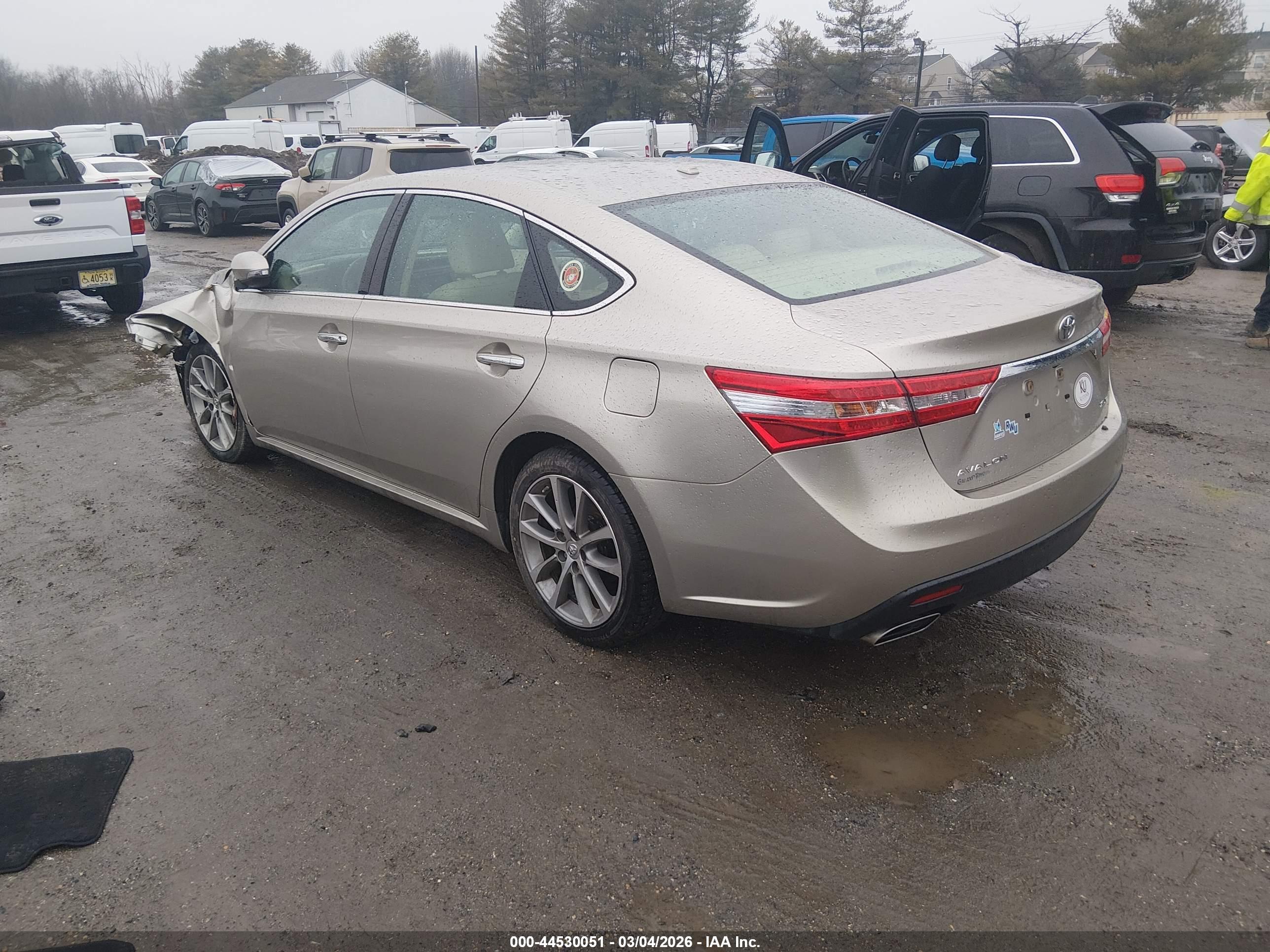 TOYOTA AVALON image 3