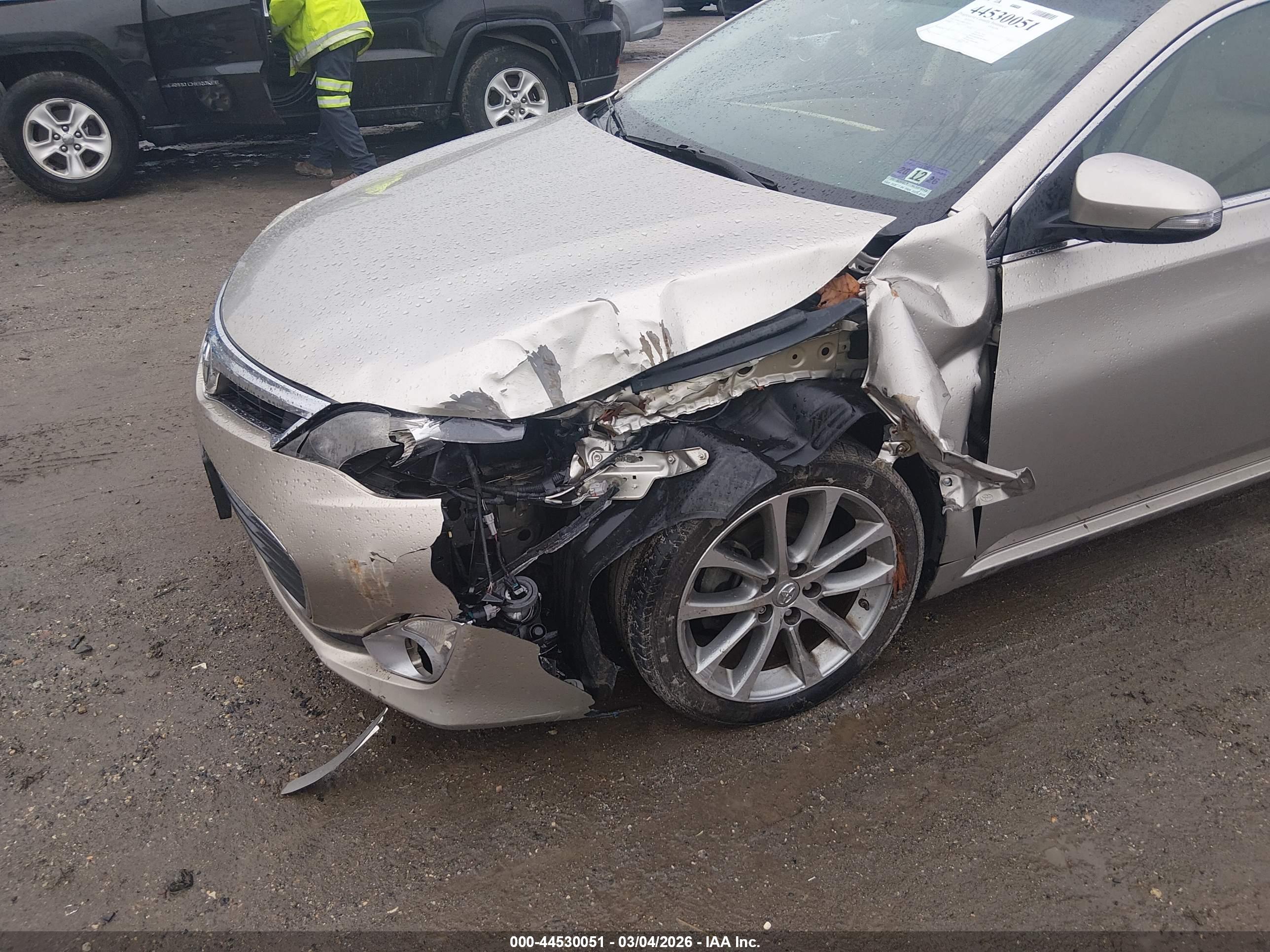 TOYOTA AVALON image 6