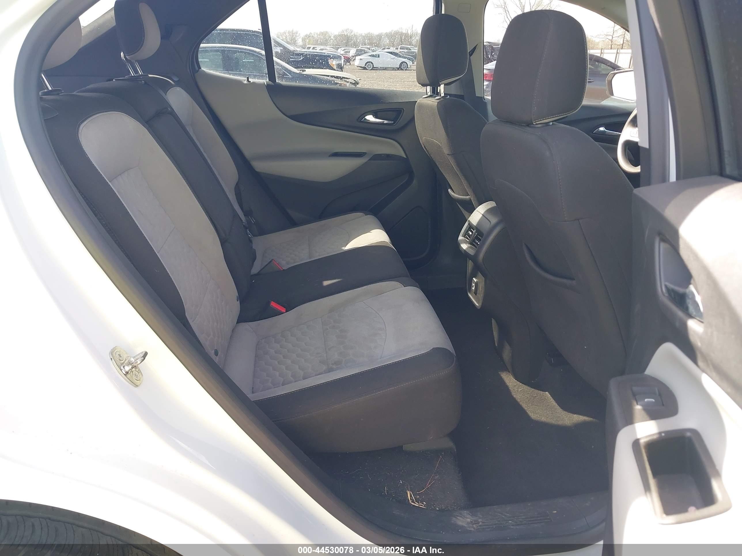 CHEVROLET EQUINOX image 8