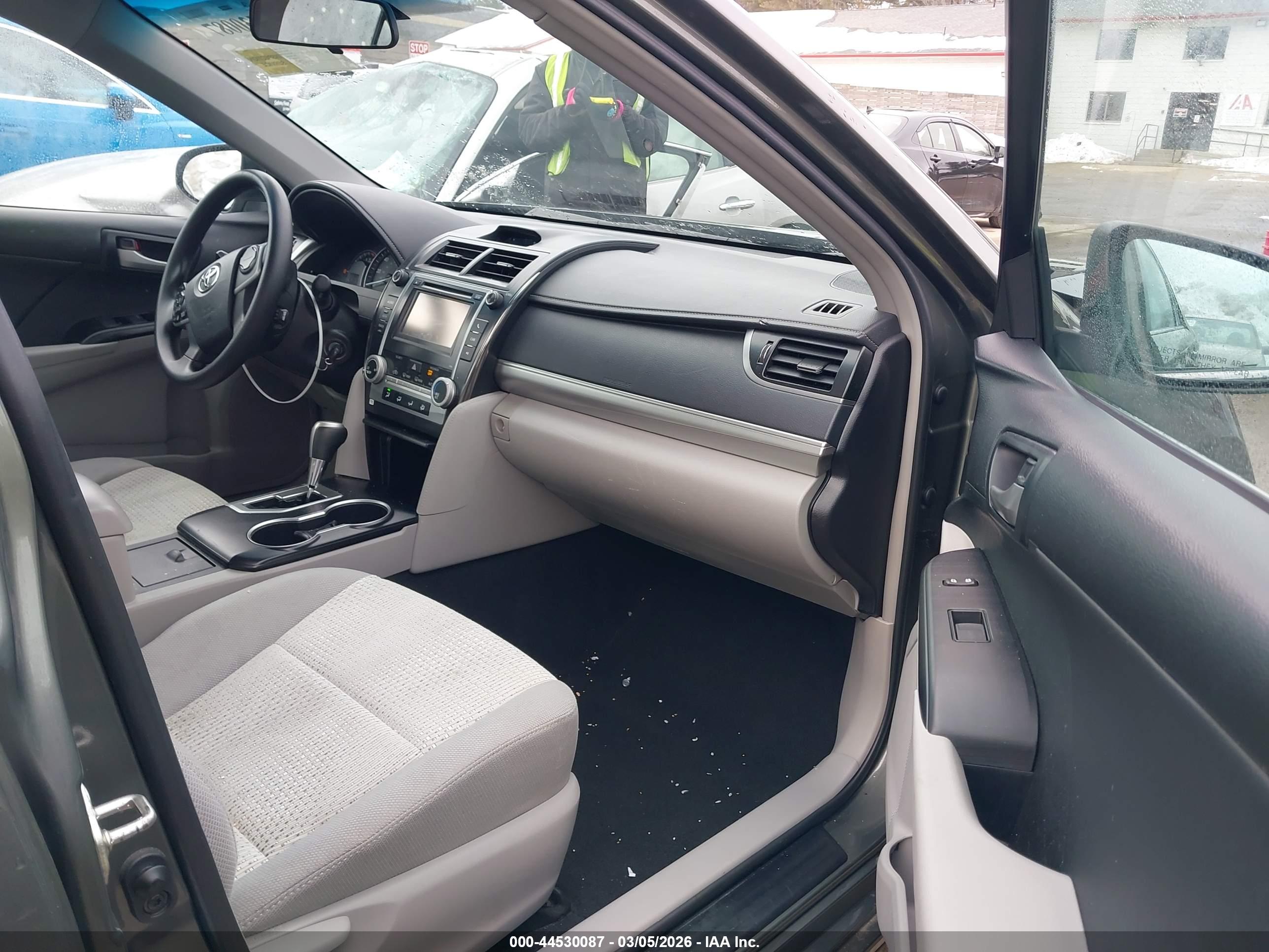 TOYOTA CAMRY image 5