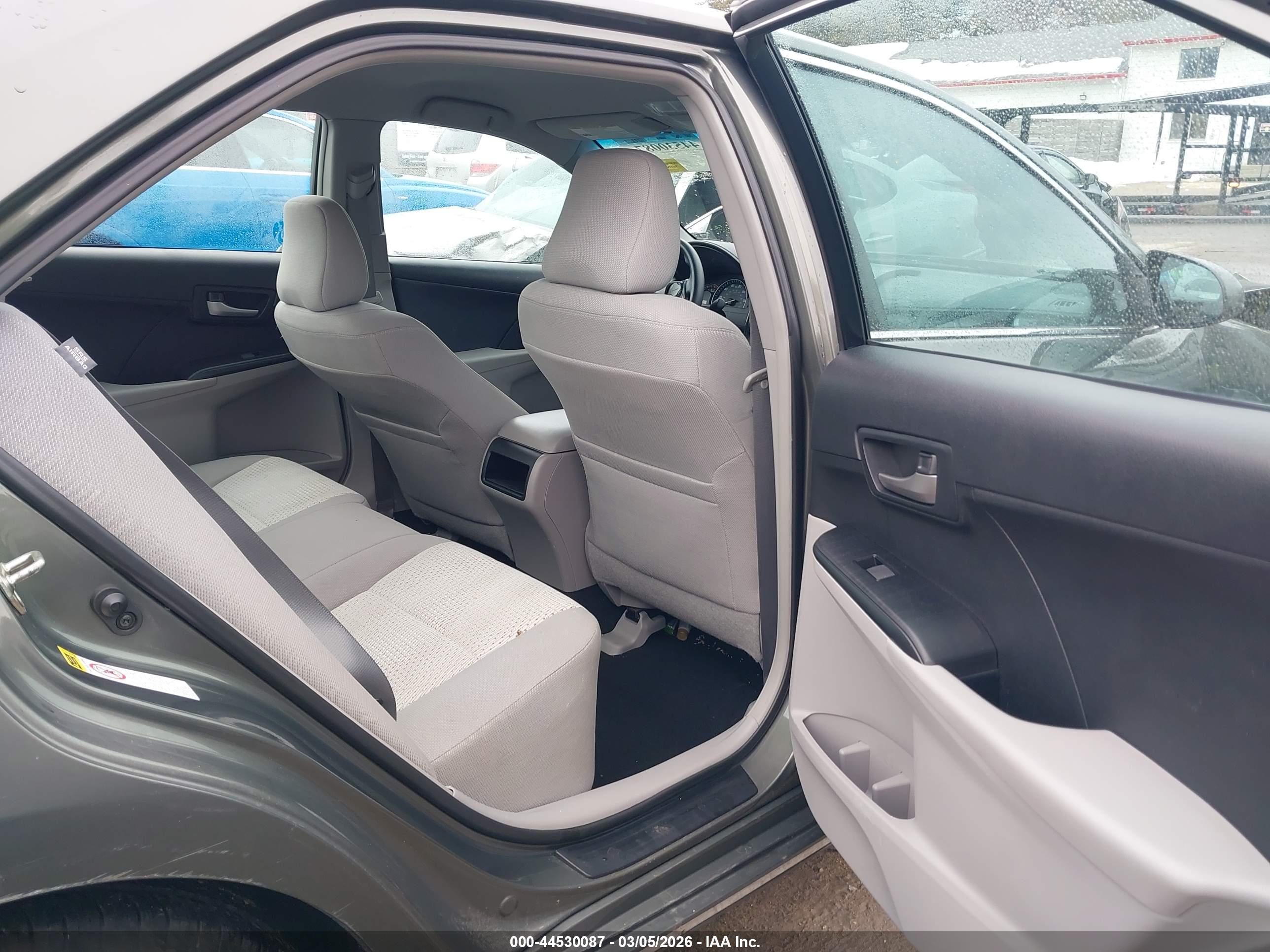 TOYOTA CAMRY image 8