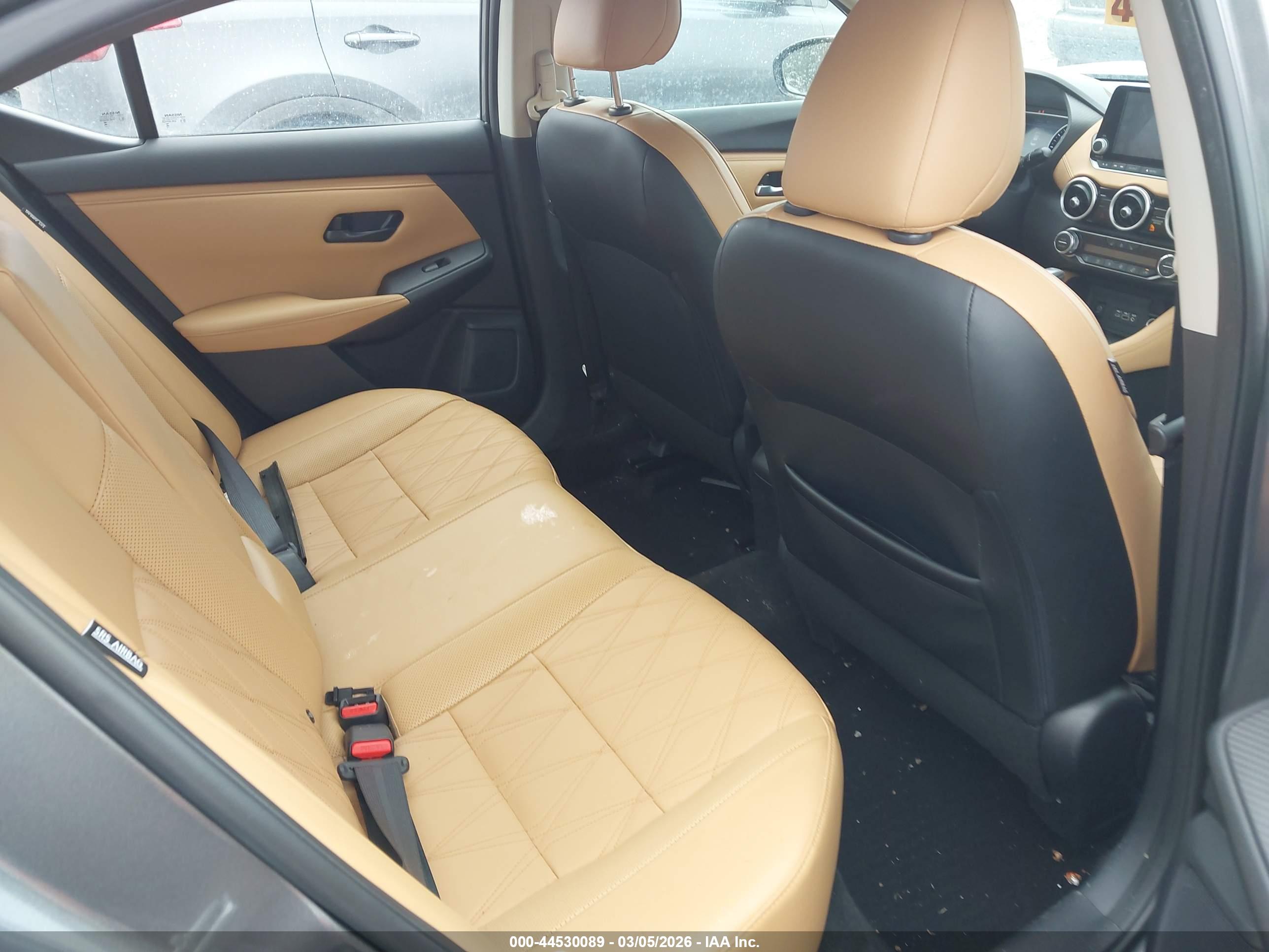 NISSAN SENTRA image 8