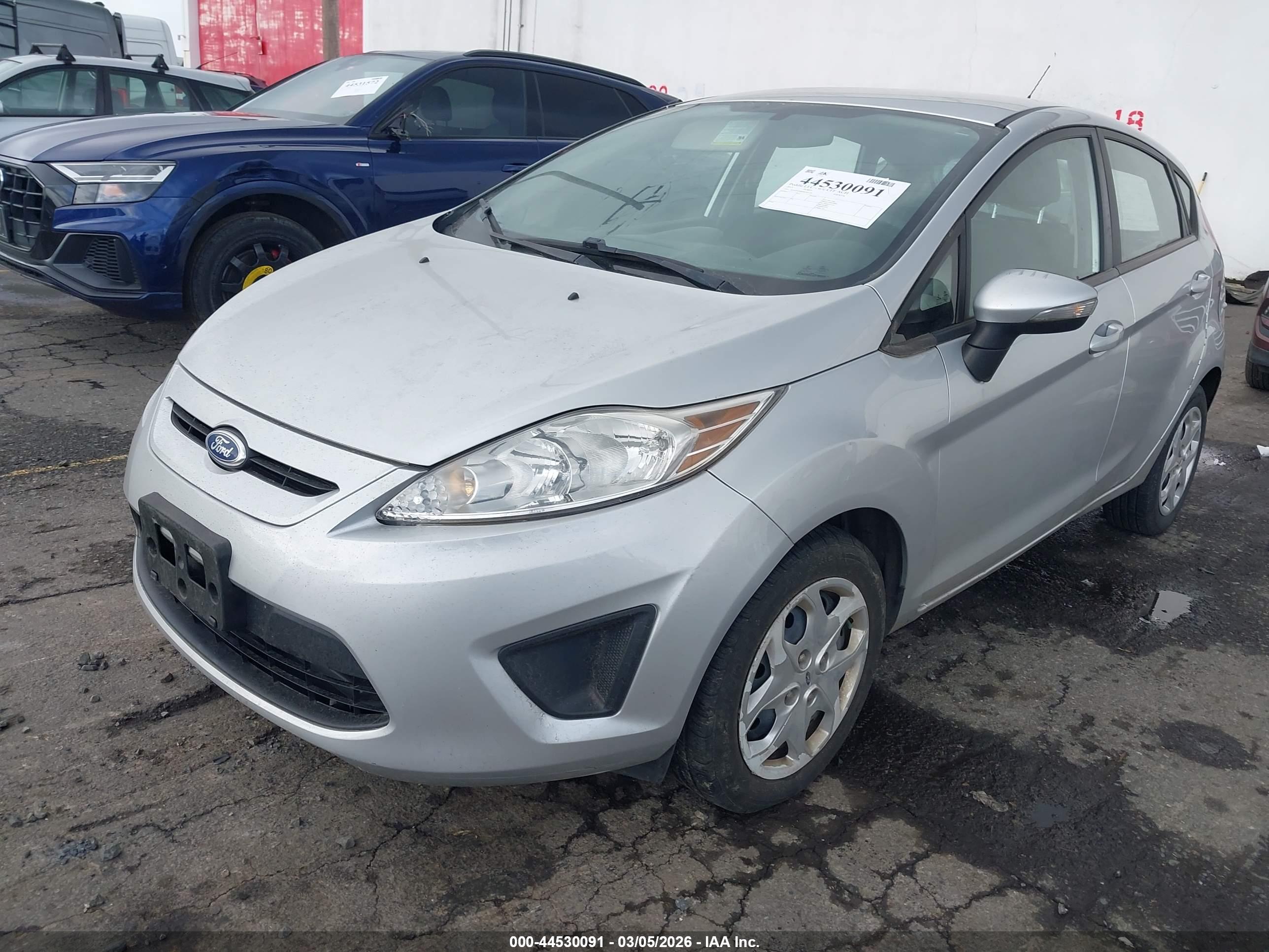 FORD FIESTA image 2