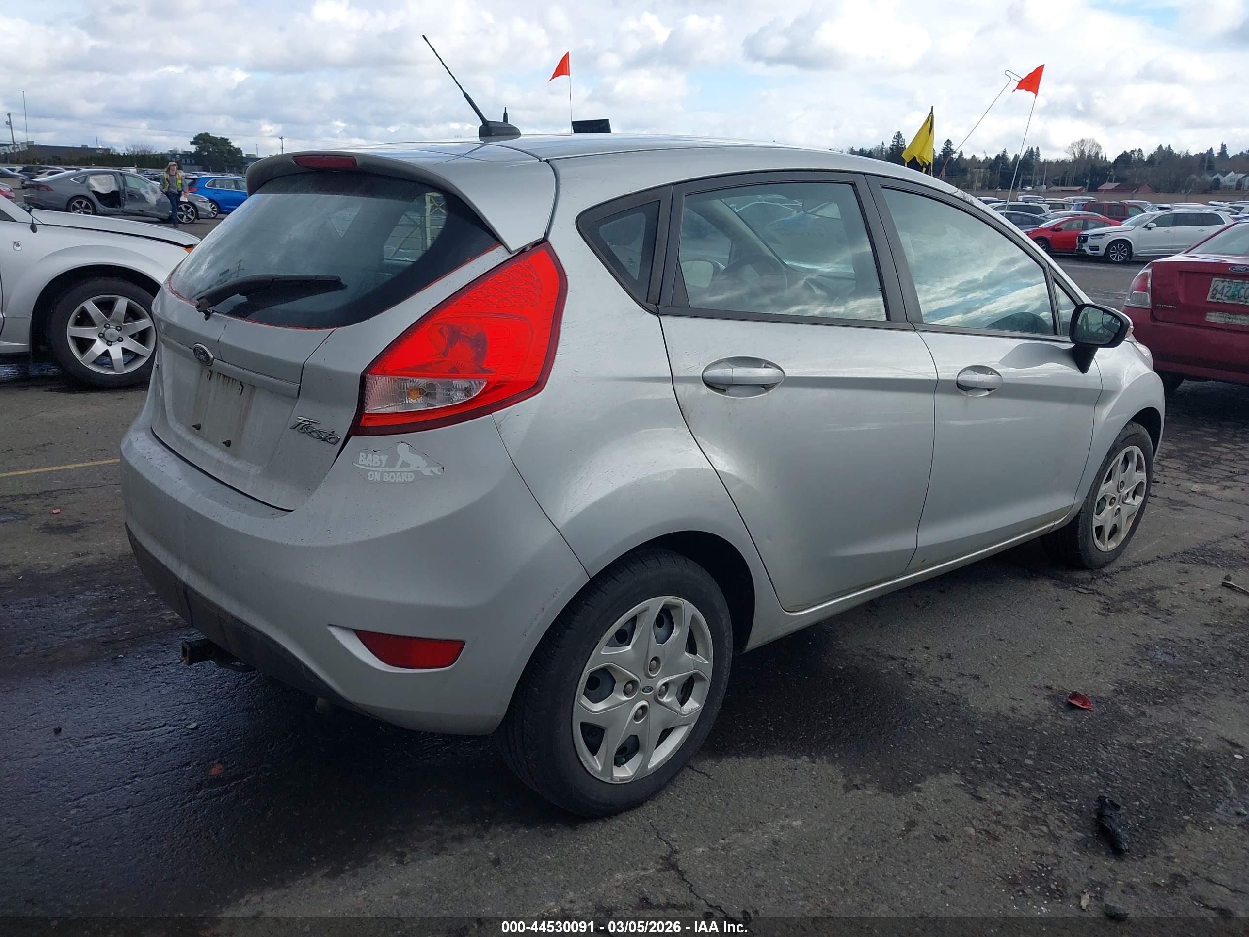 FORD FIESTA image 4