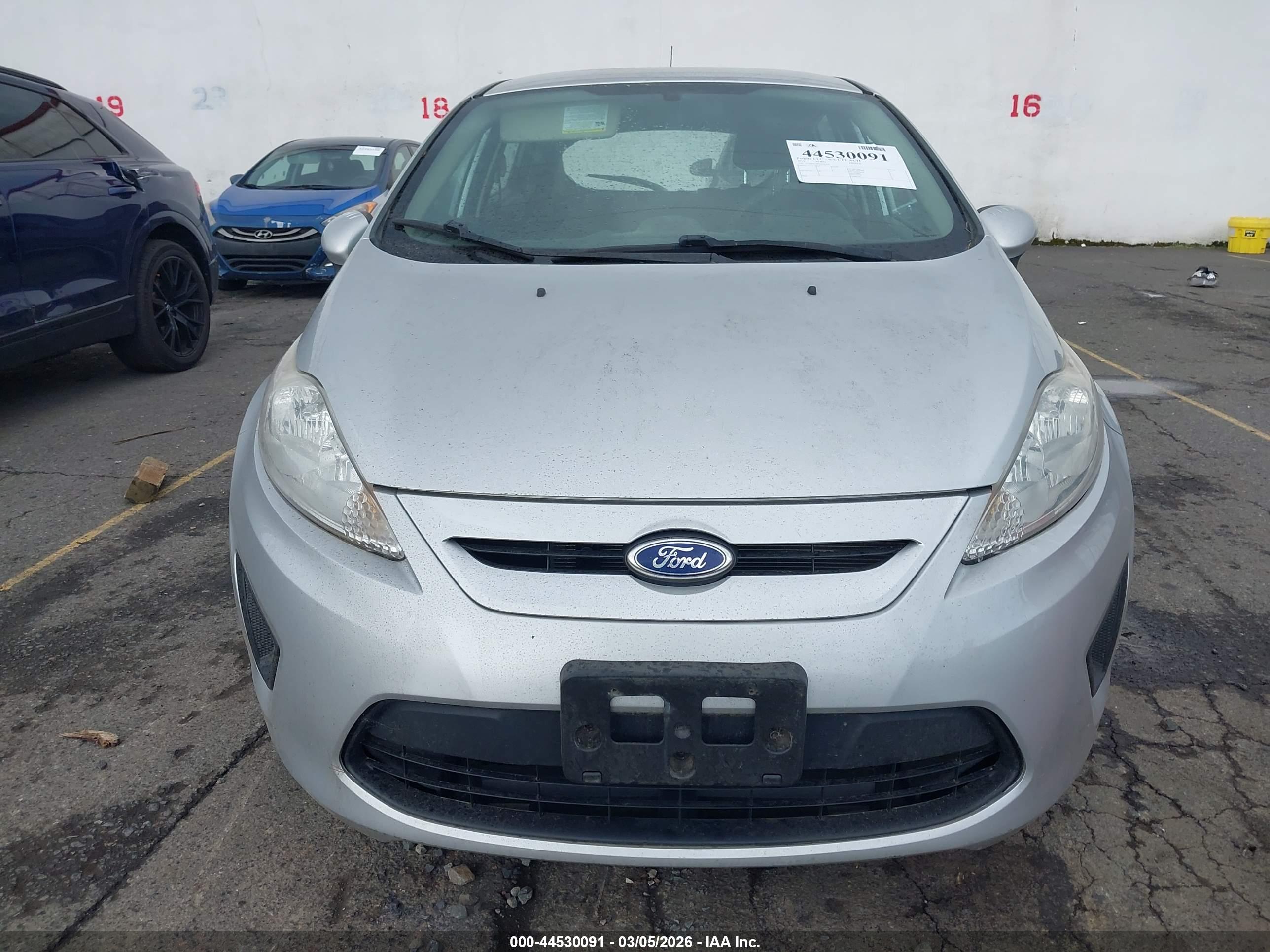 FORD FIESTA image 6