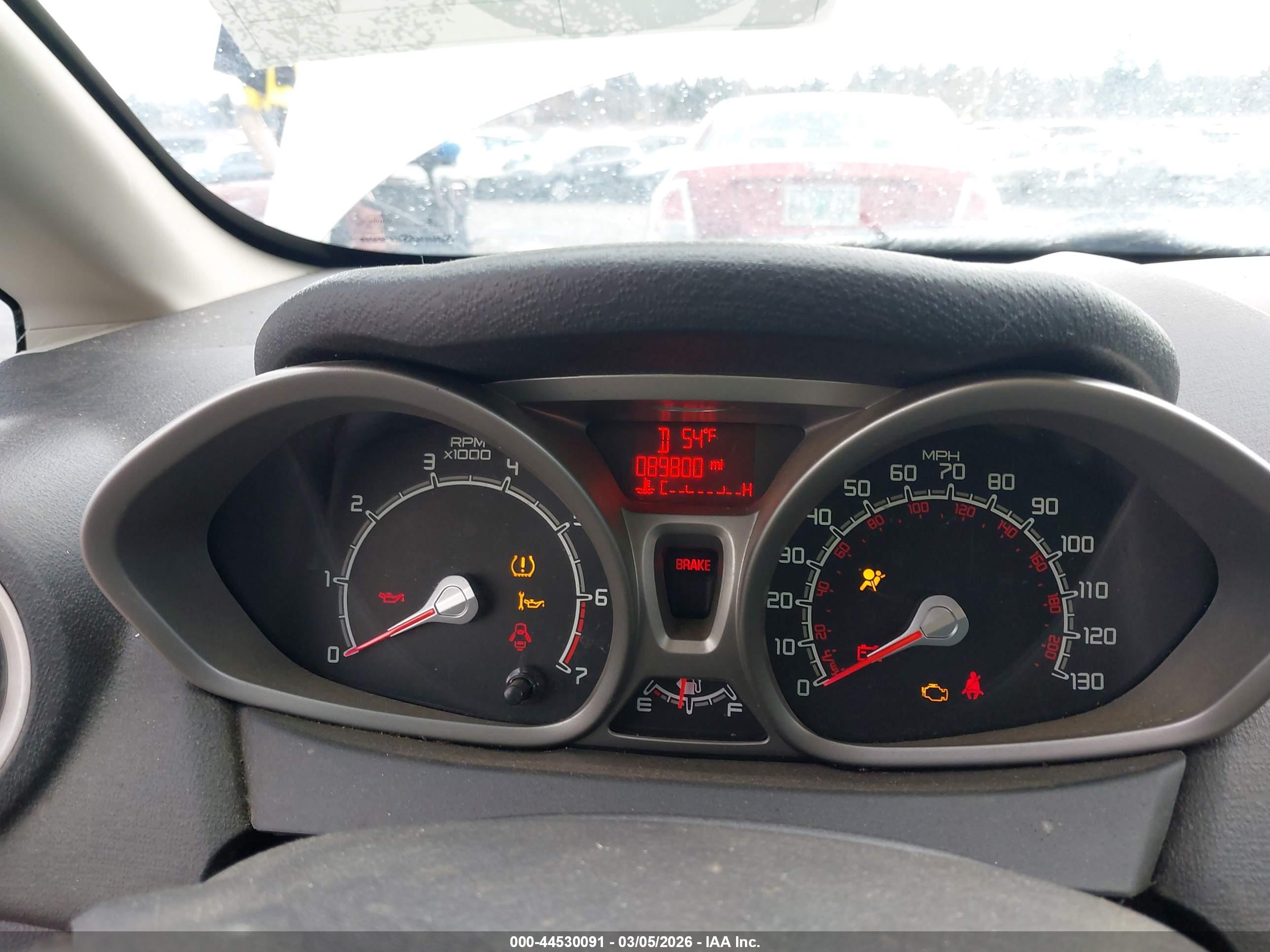 FORD FIESTA image 7