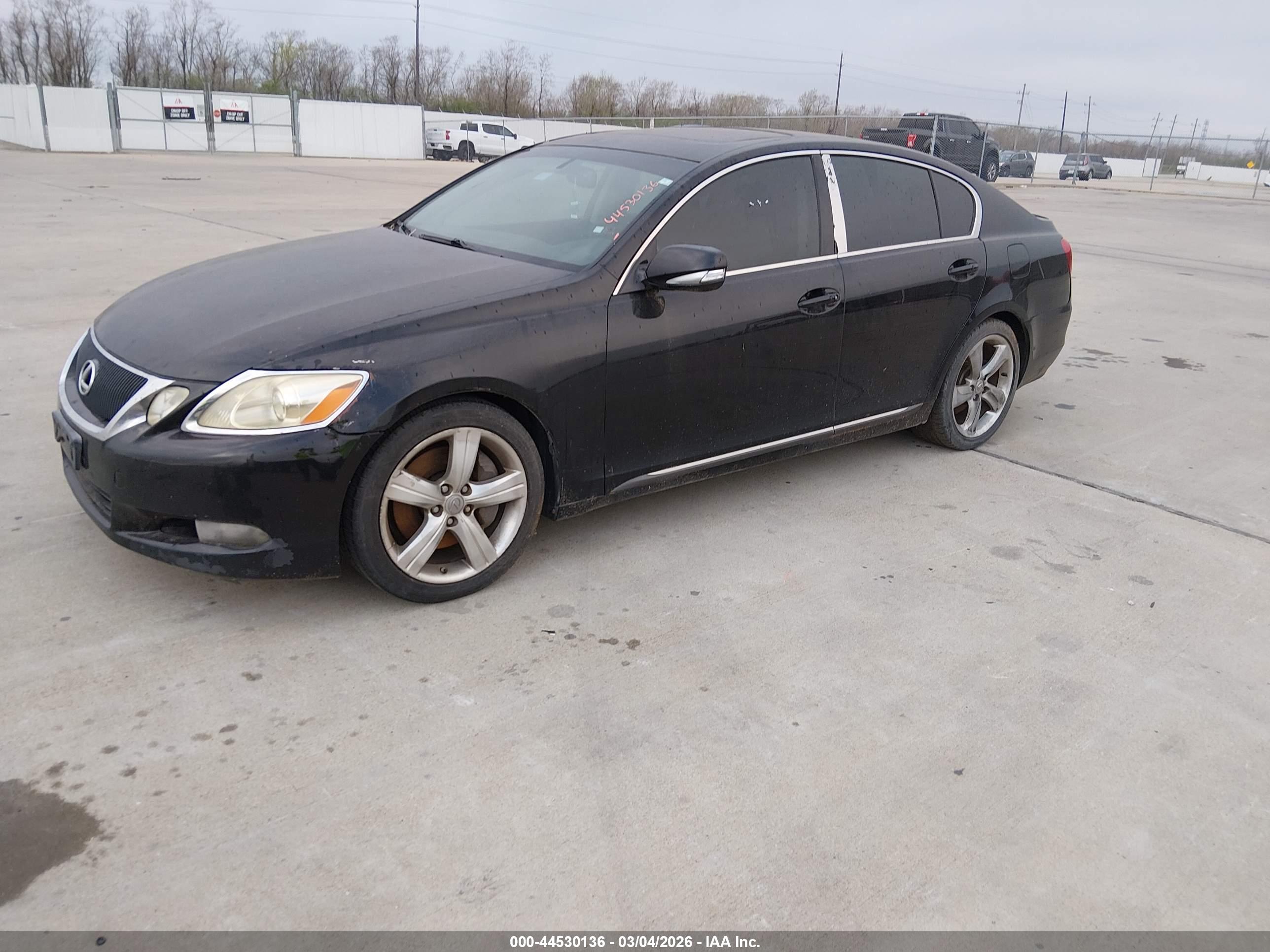 LEXUS GS image 2