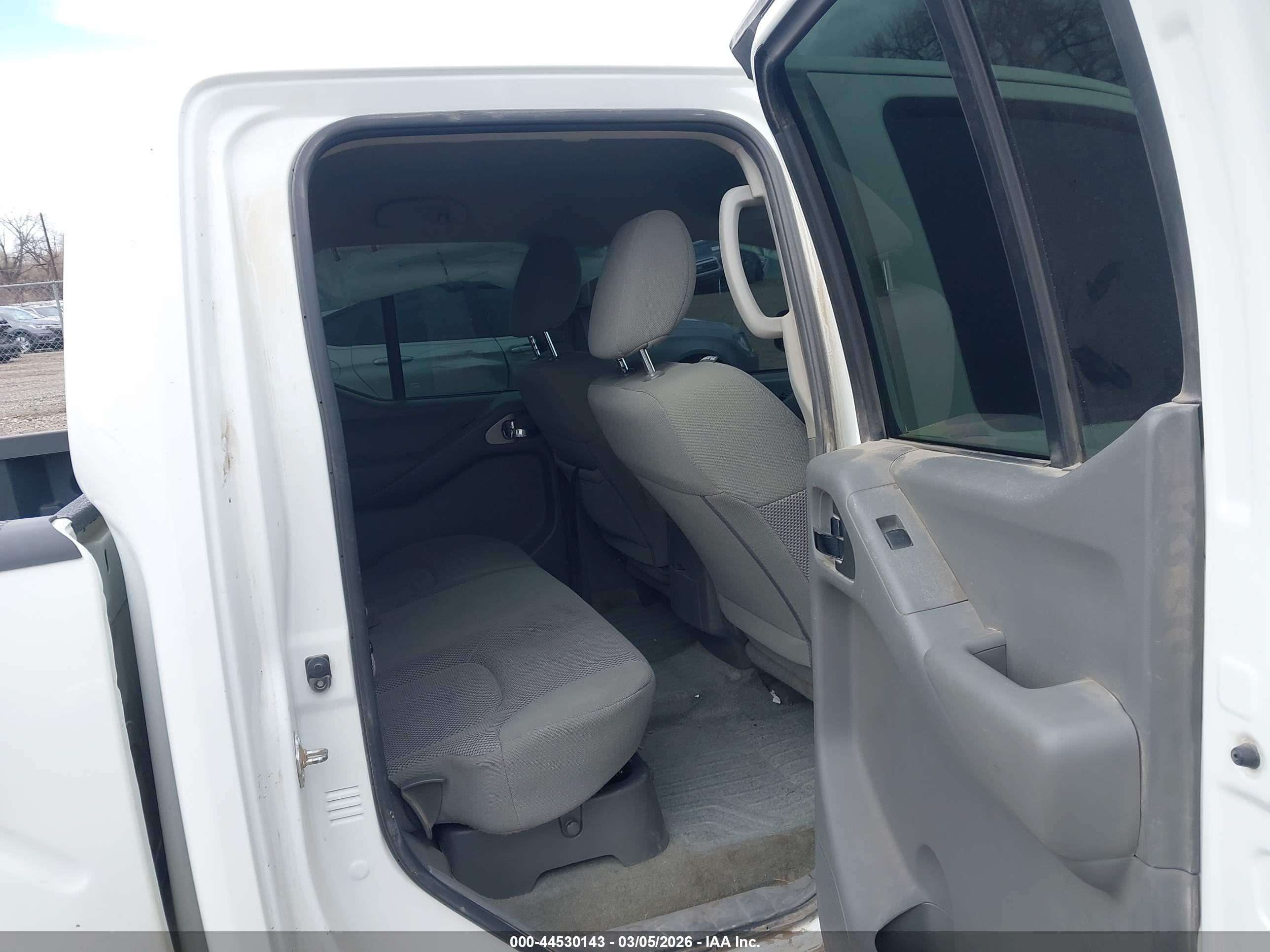 NISSAN FRONTIER image 8