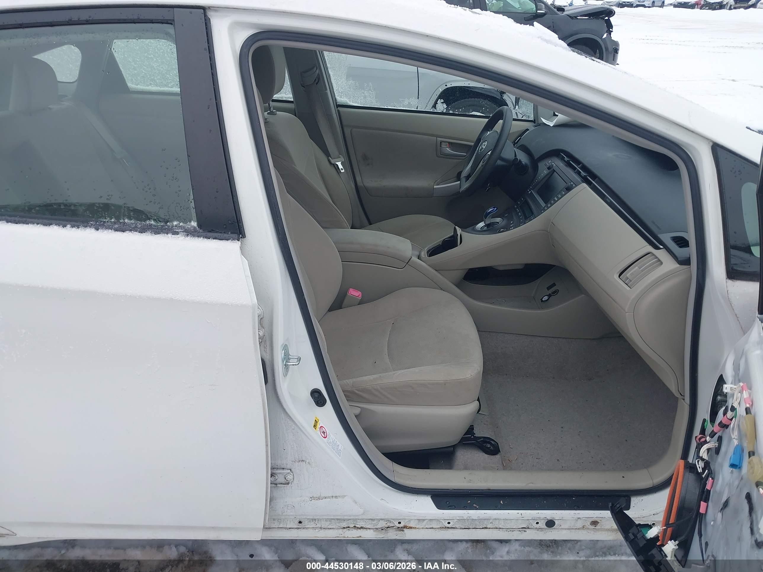 TOYOTA PRIUS image 5