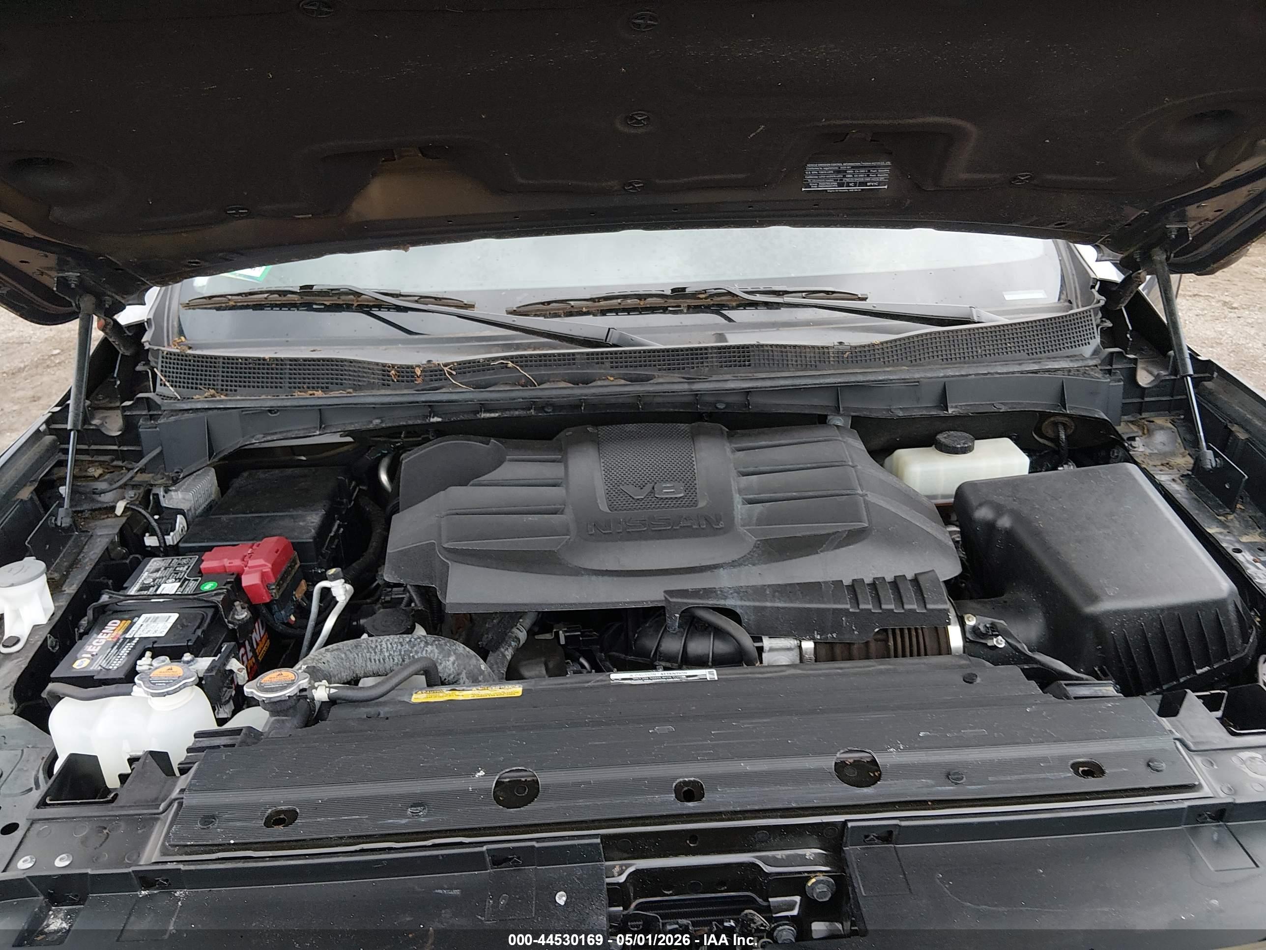 NISSAN TITAN image 10