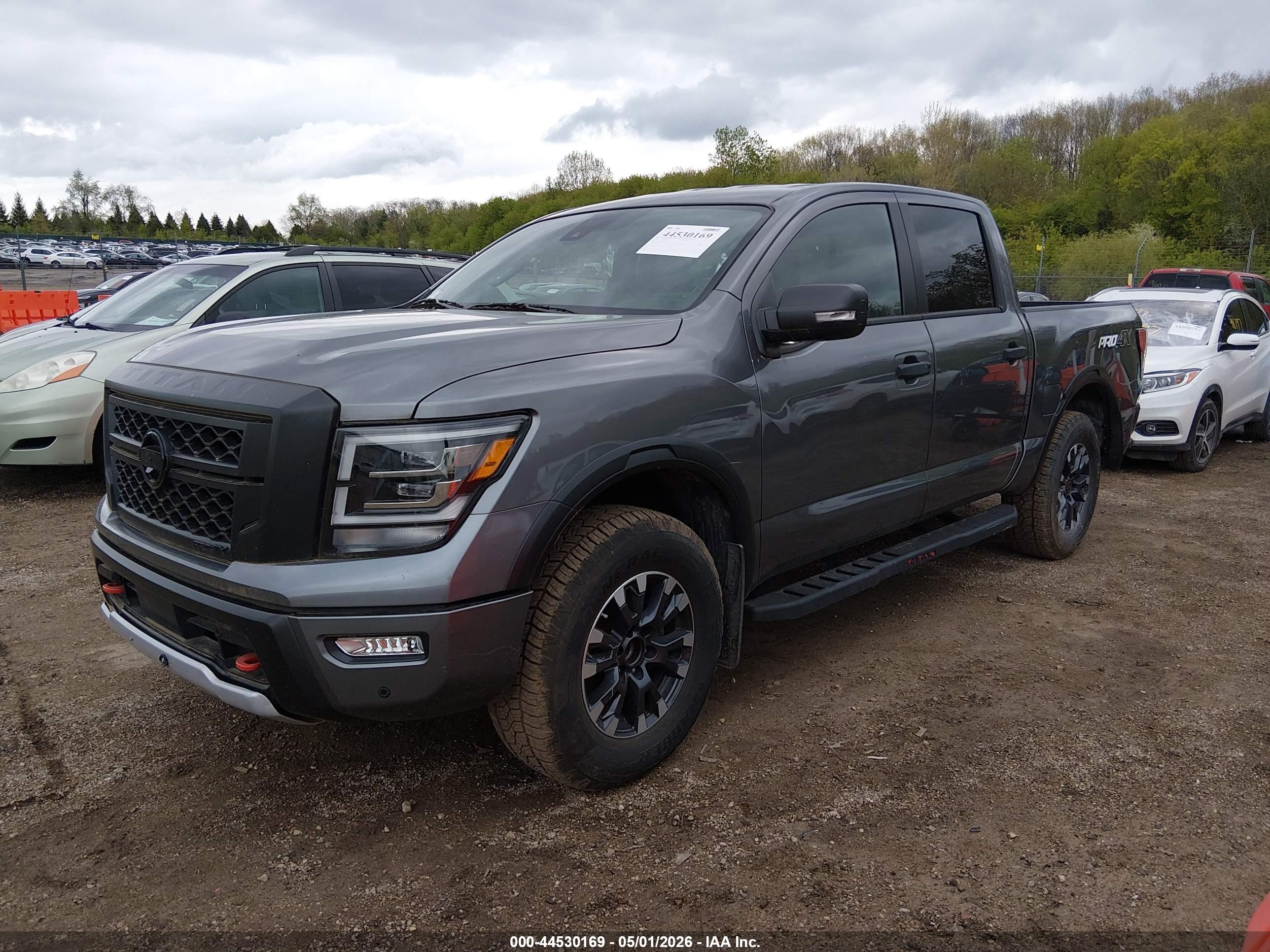 NISSAN TITAN image 2