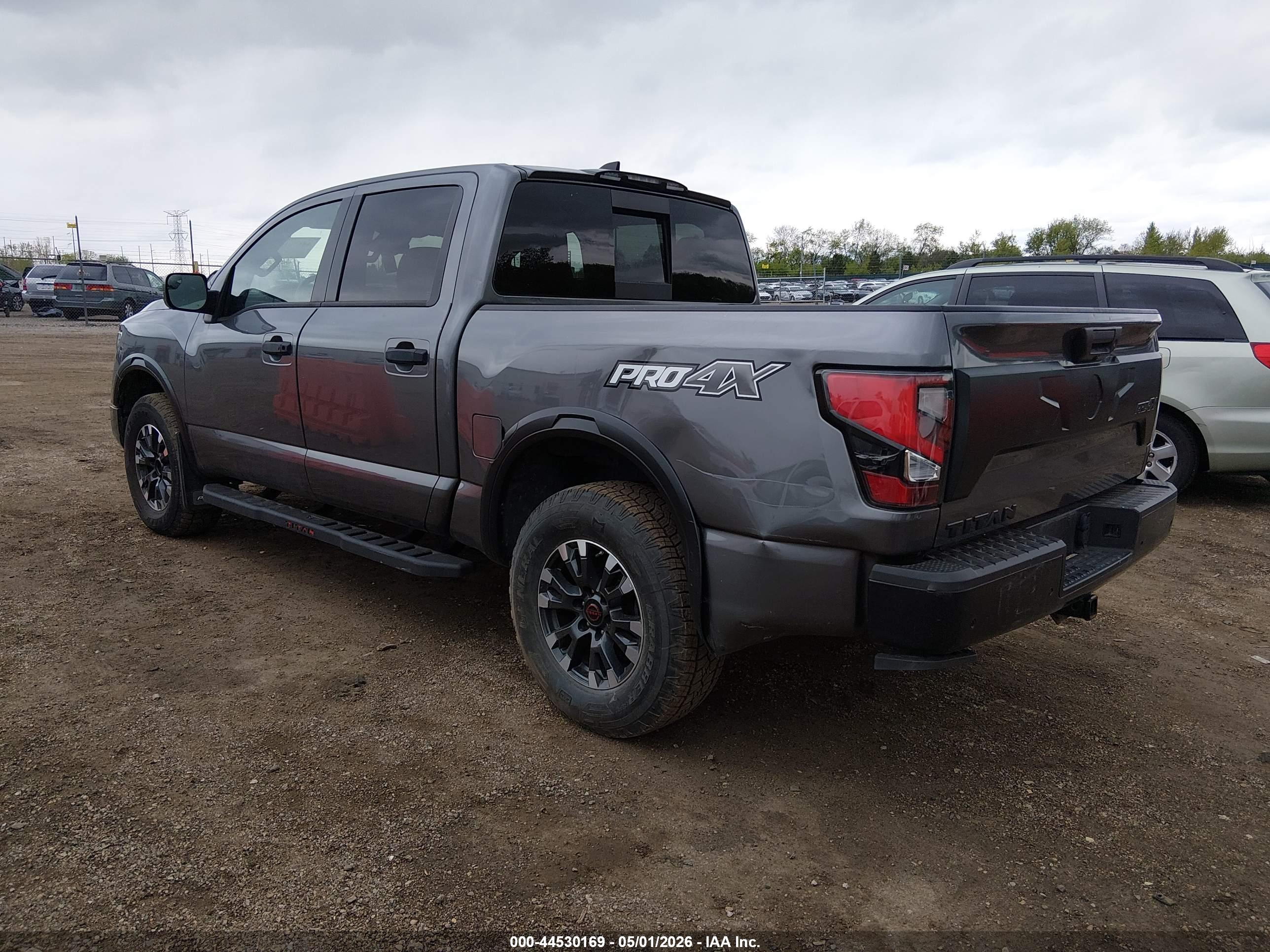 NISSAN TITAN image 3