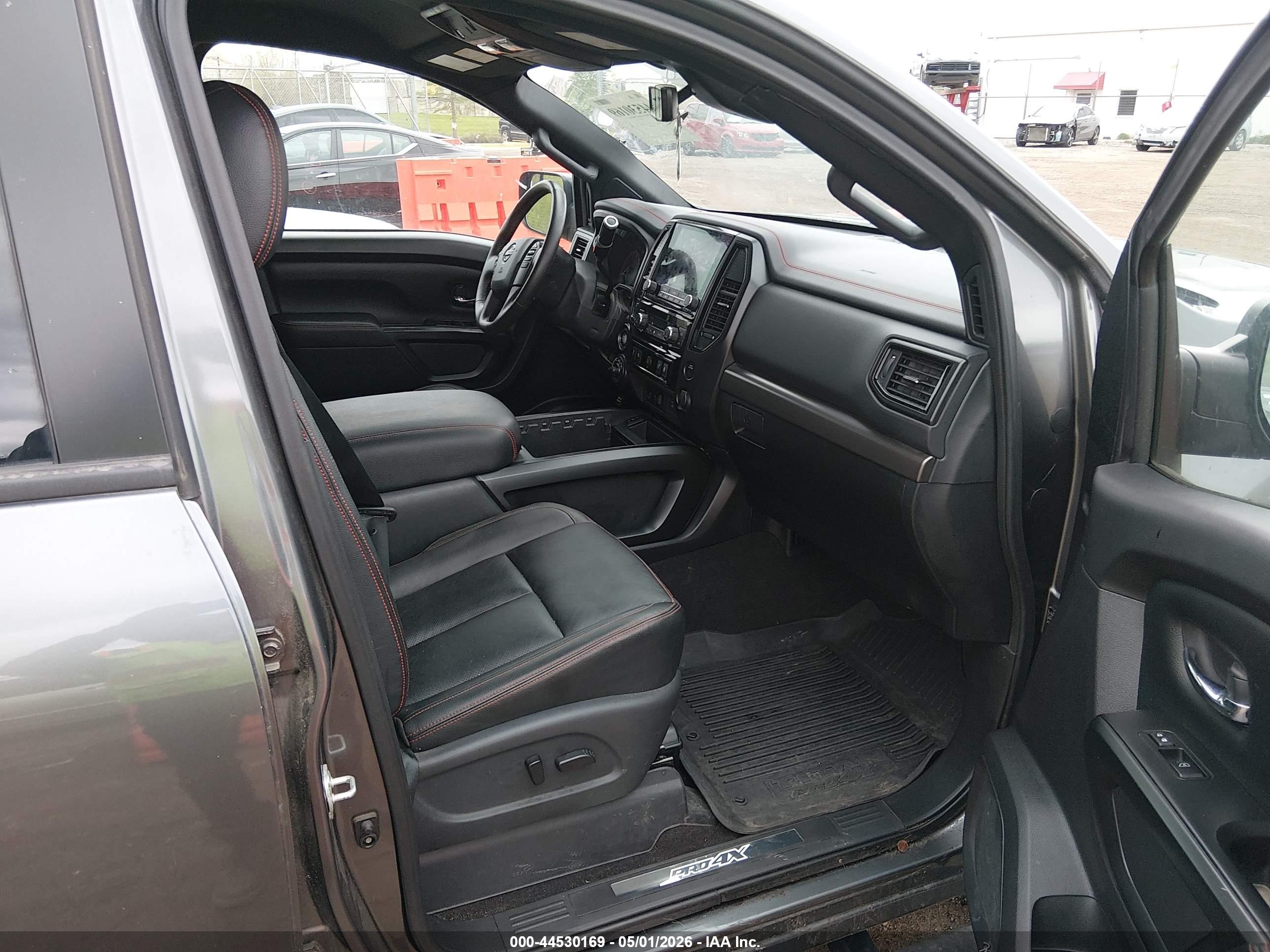 NISSAN TITAN image 5