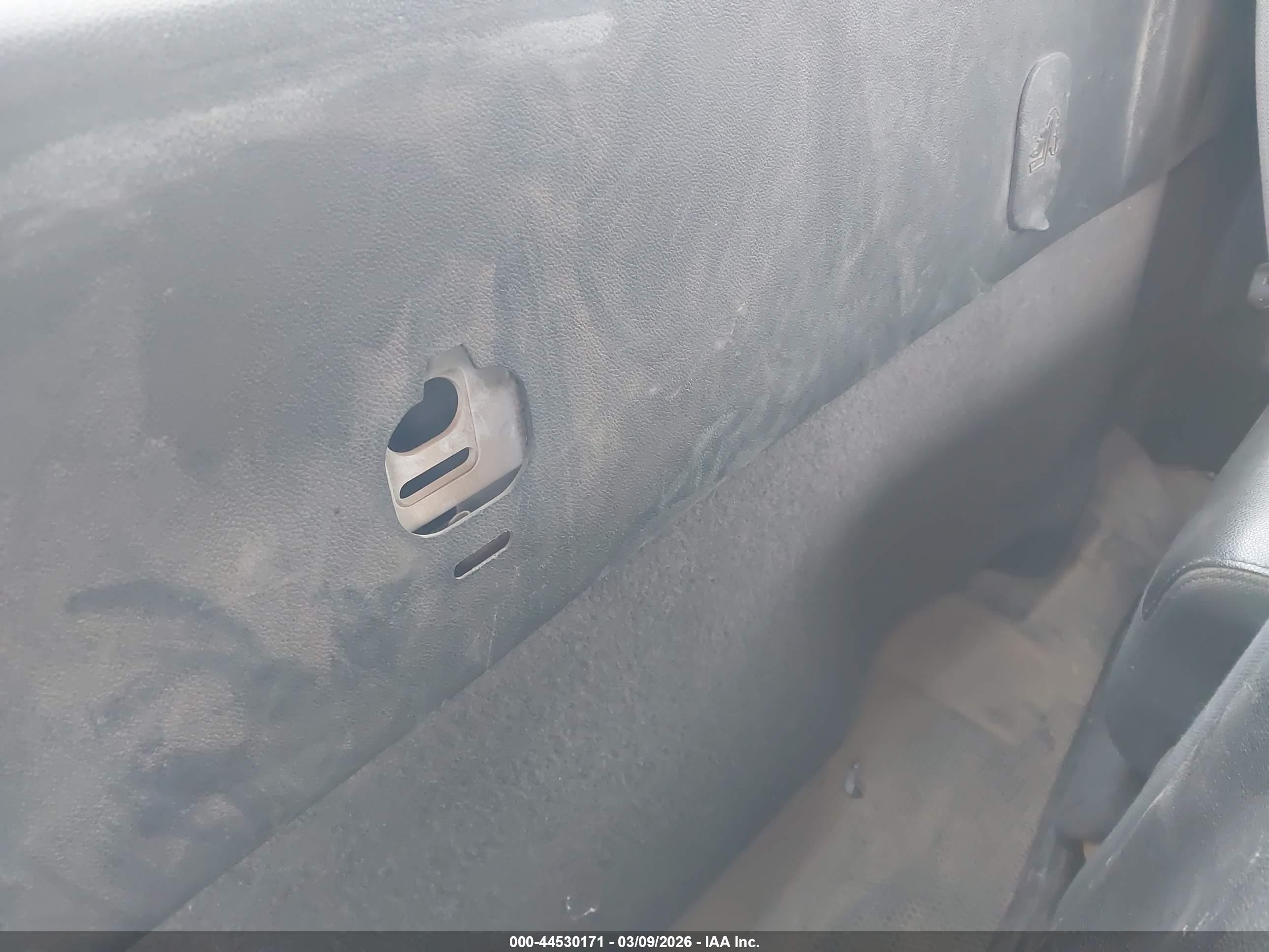 GMC SIERRA image 8
