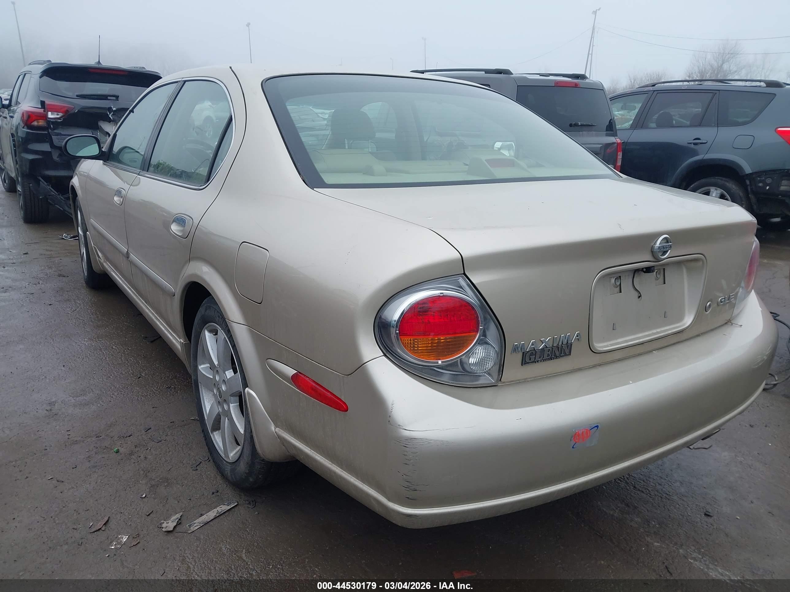 NISSAN MAXIMA image 3