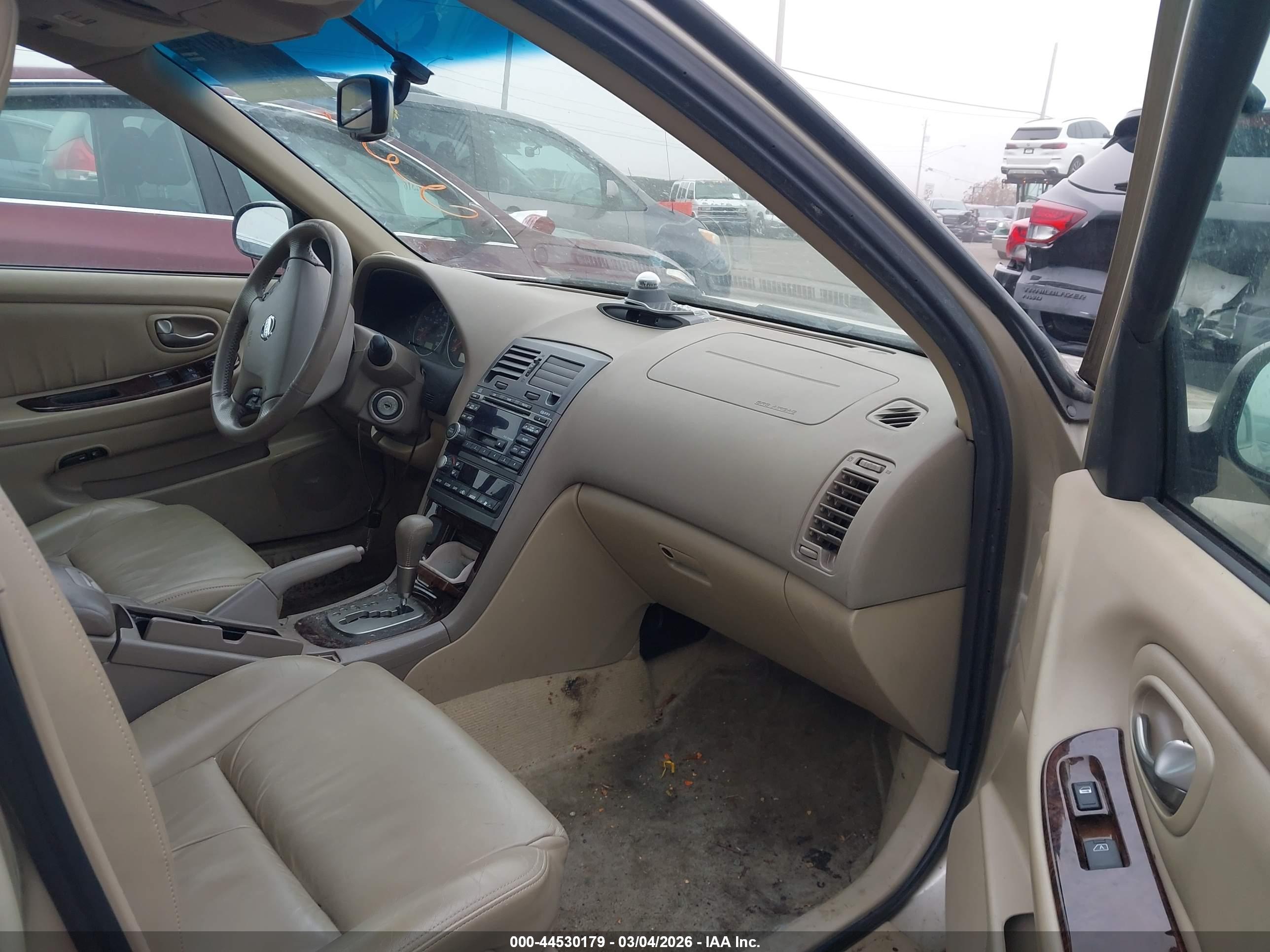 NISSAN MAXIMA image 5