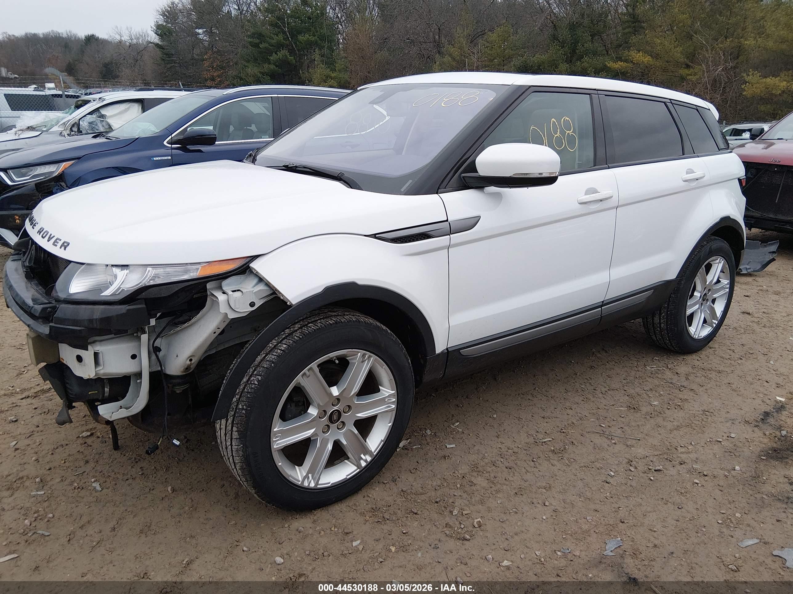 LAND ROVER image 2
