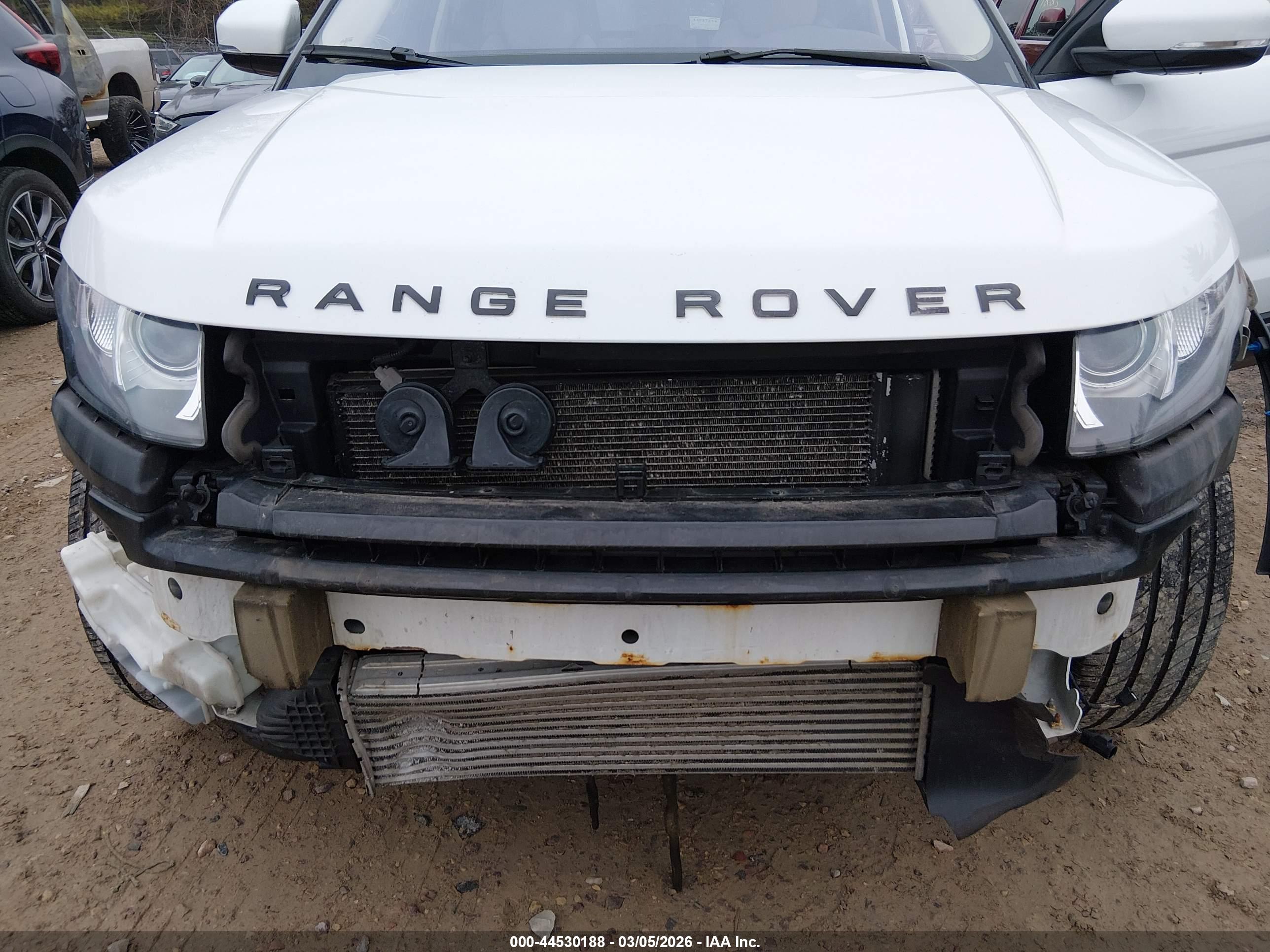 LAND ROVER image 6