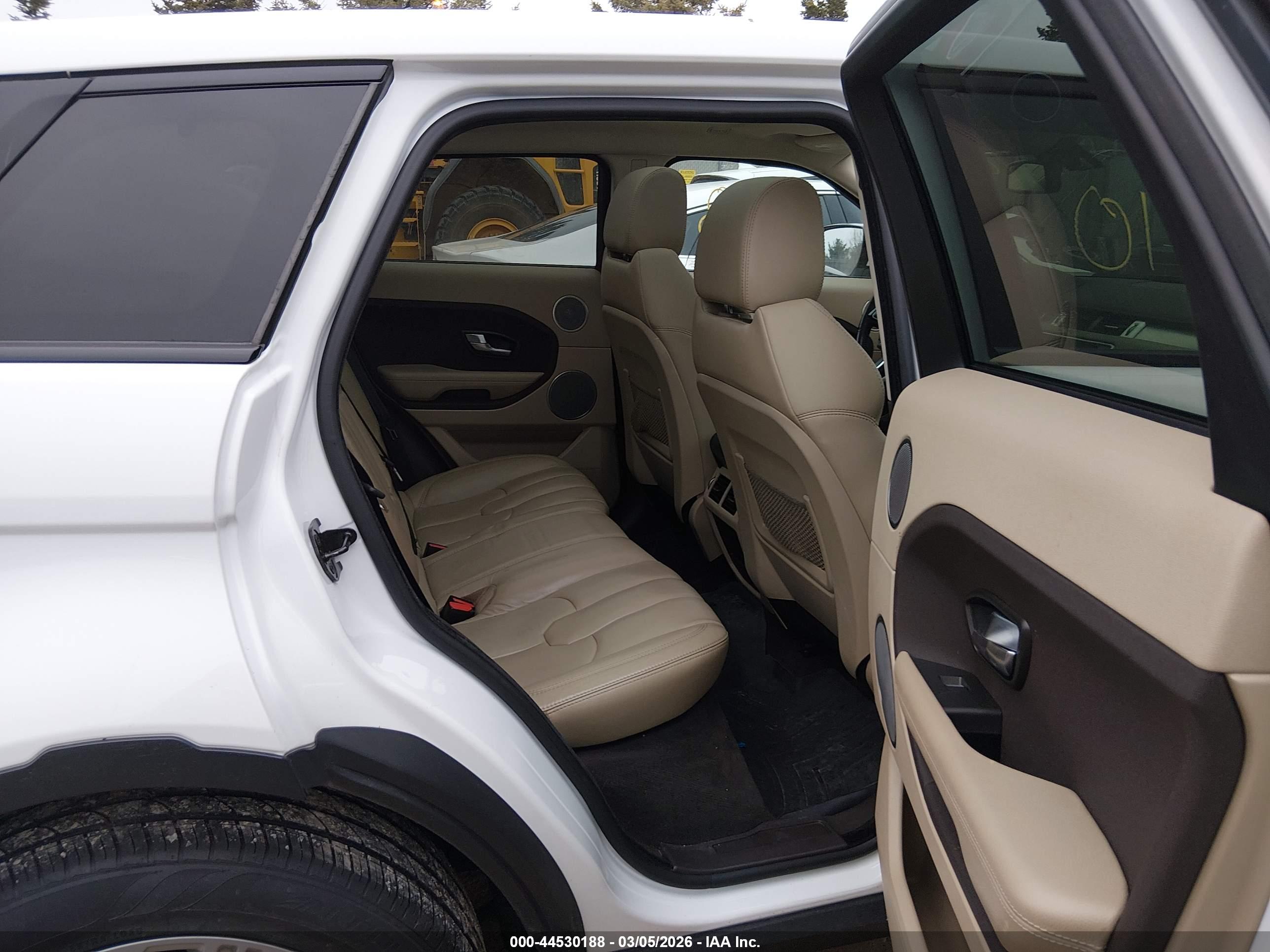 LAND ROVER image 8