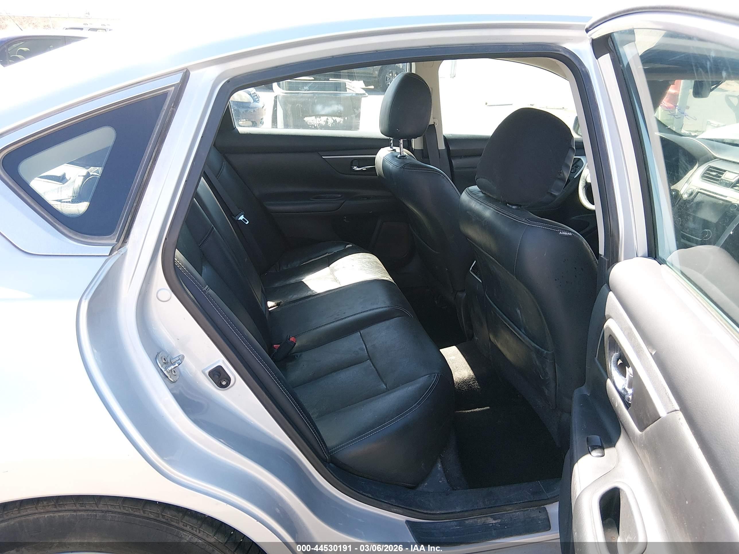 NISSAN ALTIMA image 8