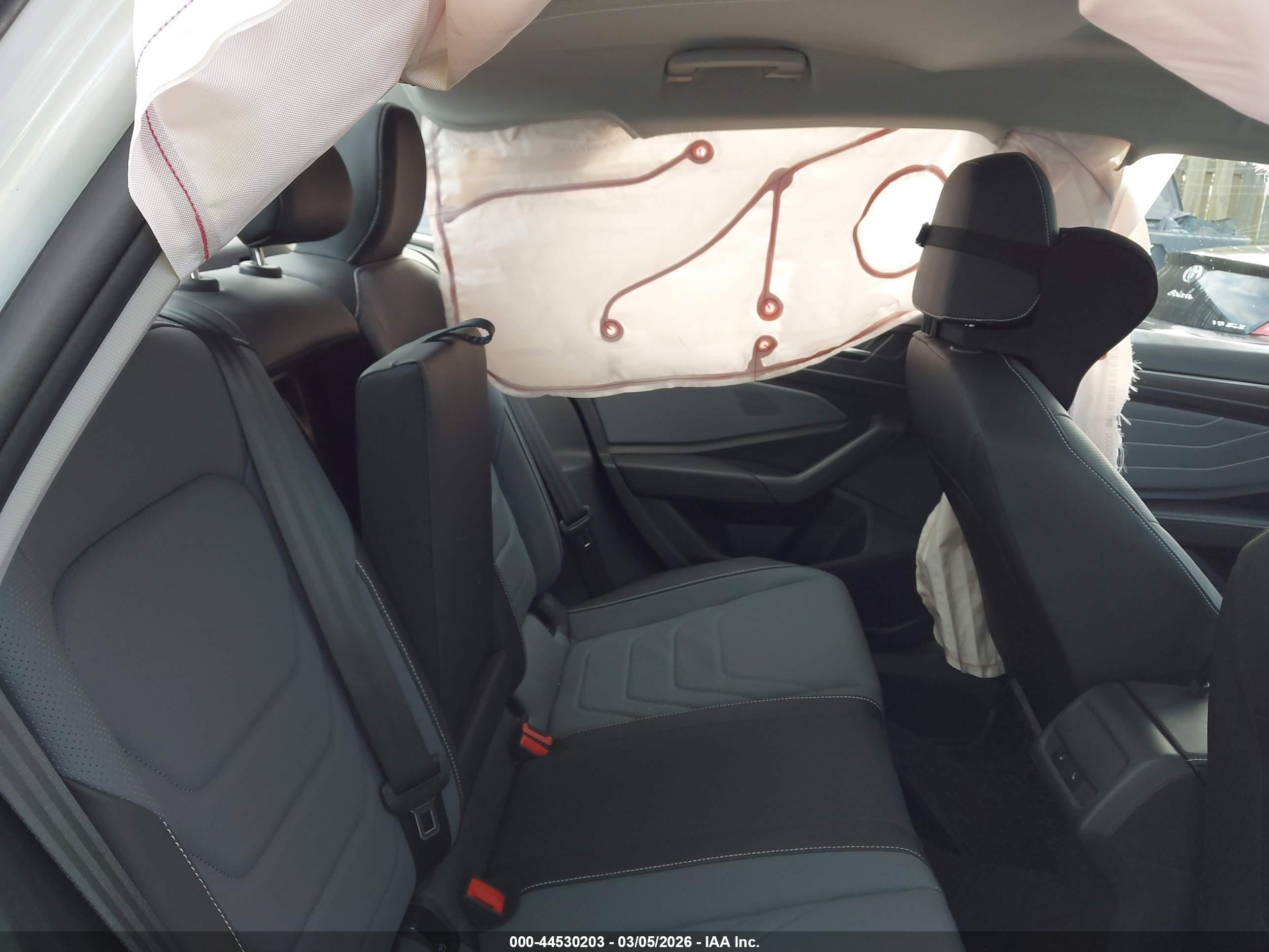 VOLKSWAGEN JETTA image 8