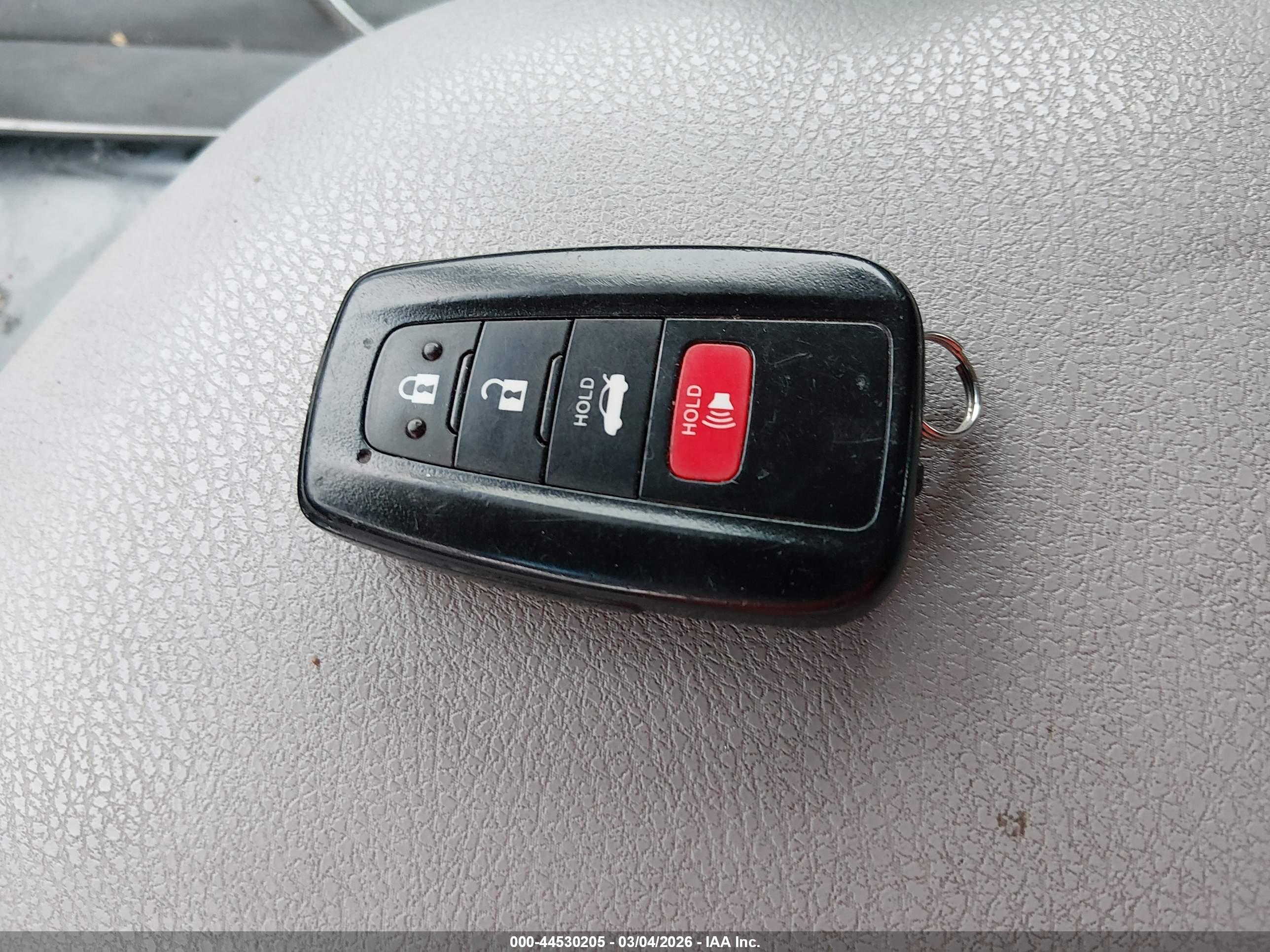 TOYOTA CAMRY image 11