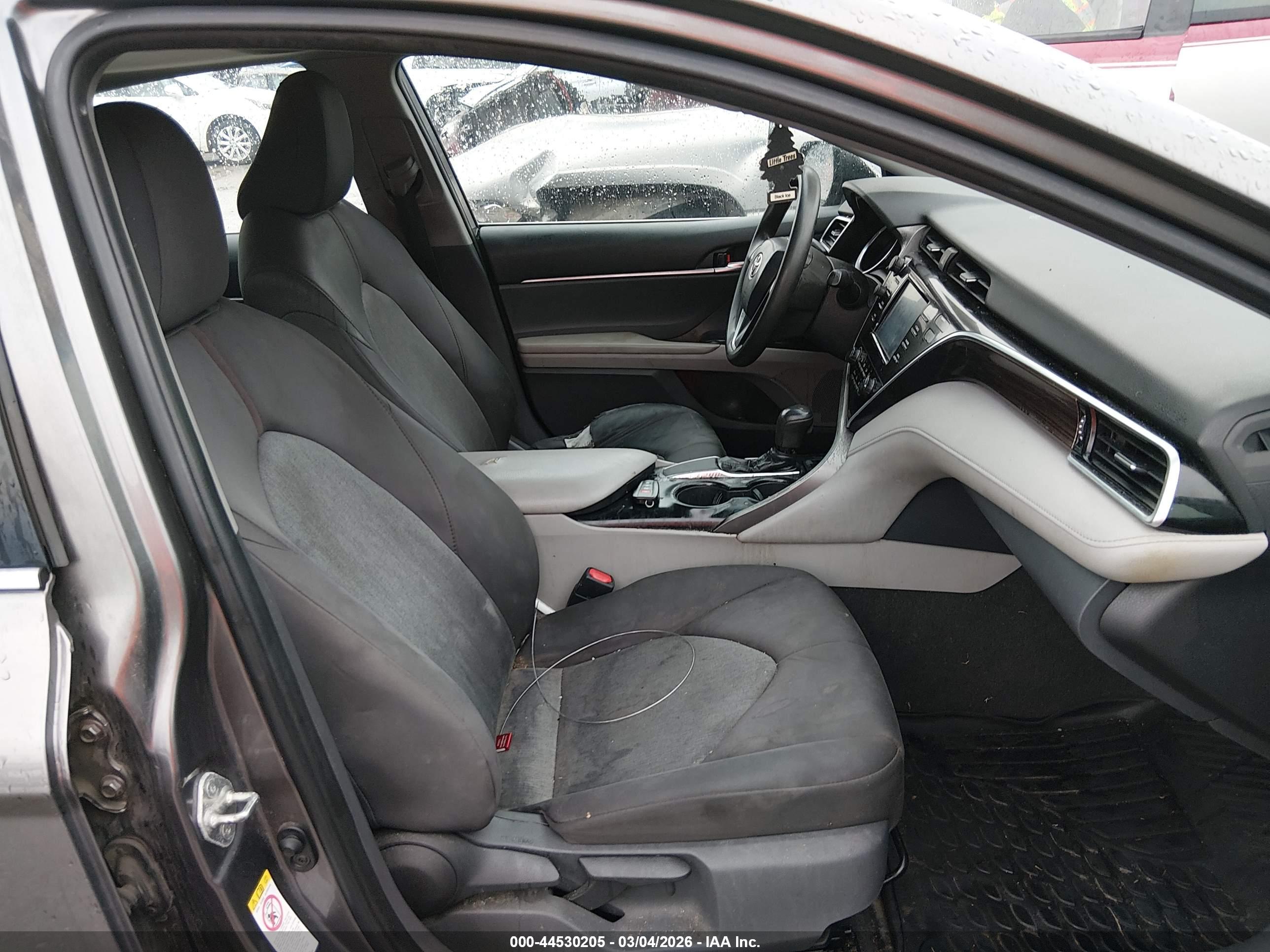TOYOTA CAMRY image 5