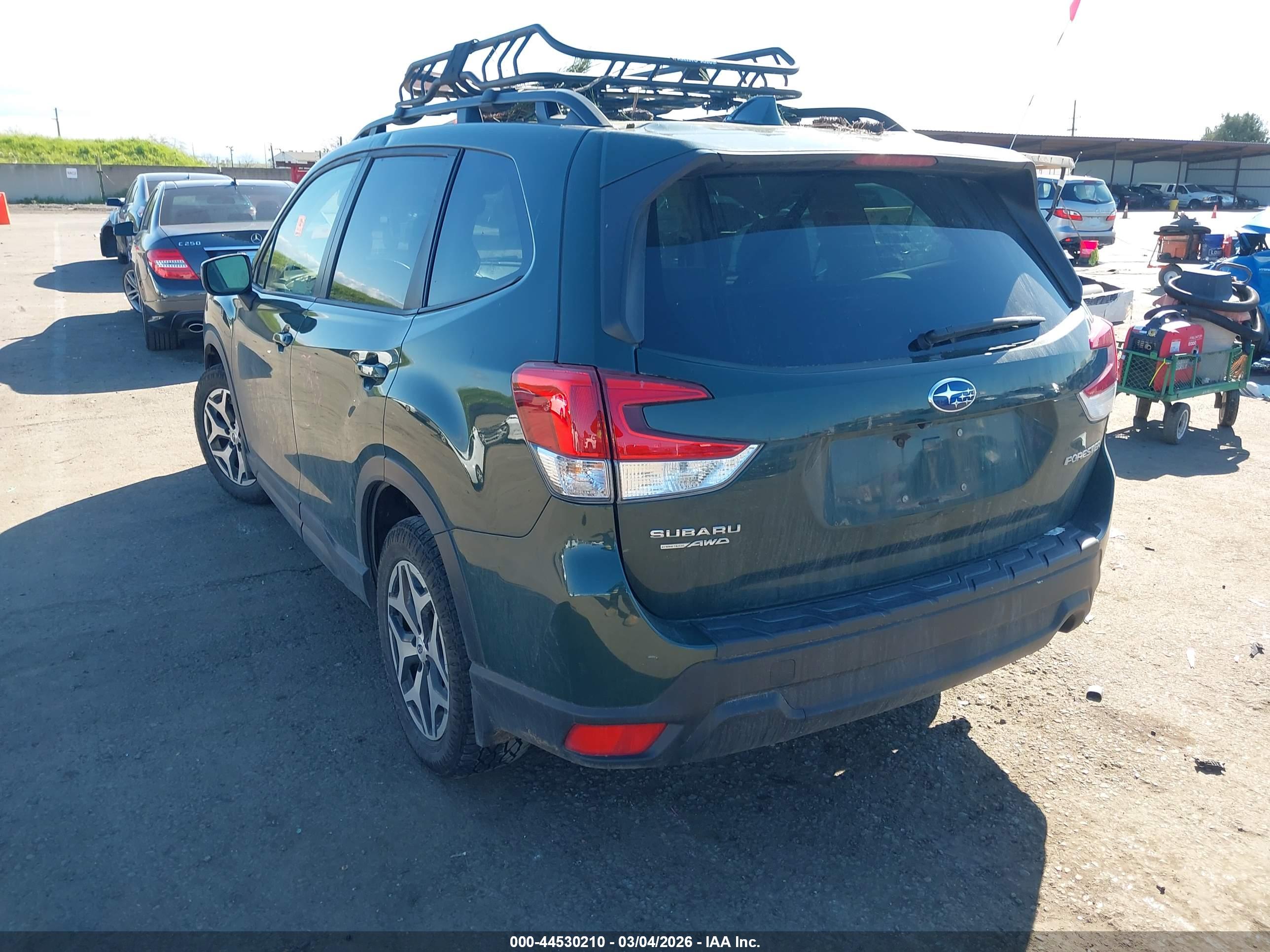 SUBARU FORESTER image 3