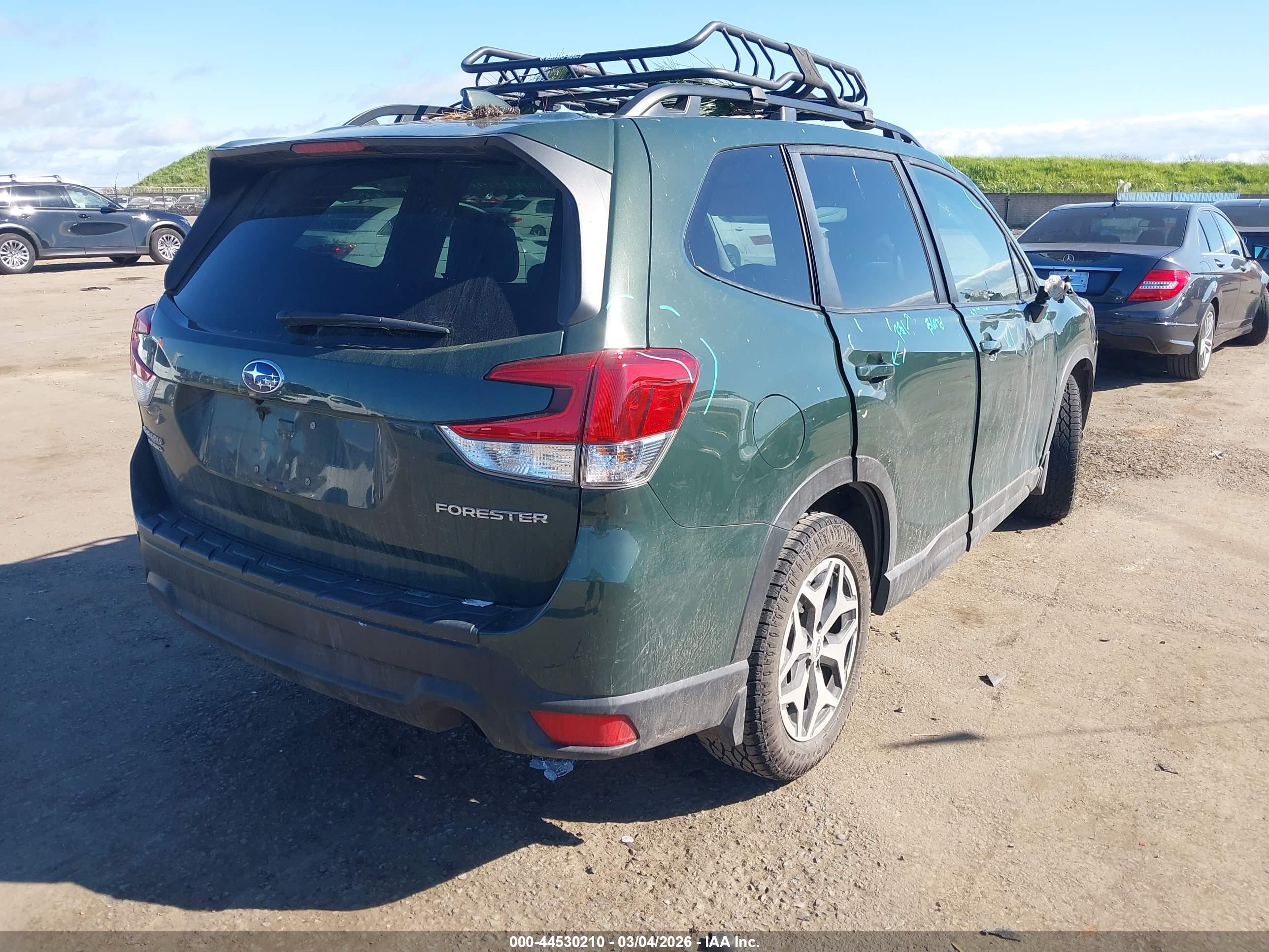 SUBARU FORESTER image 4