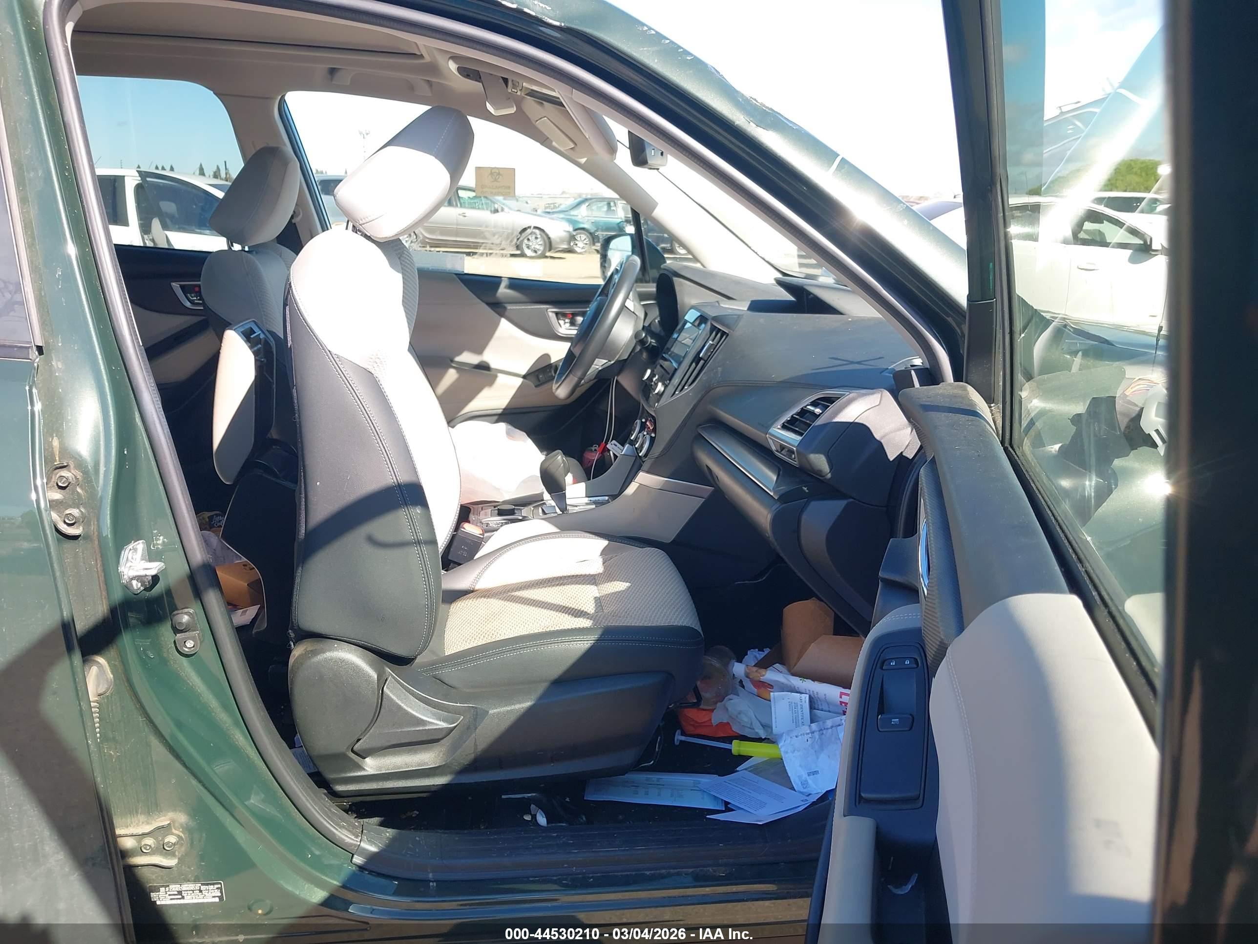 SUBARU FORESTER image 5